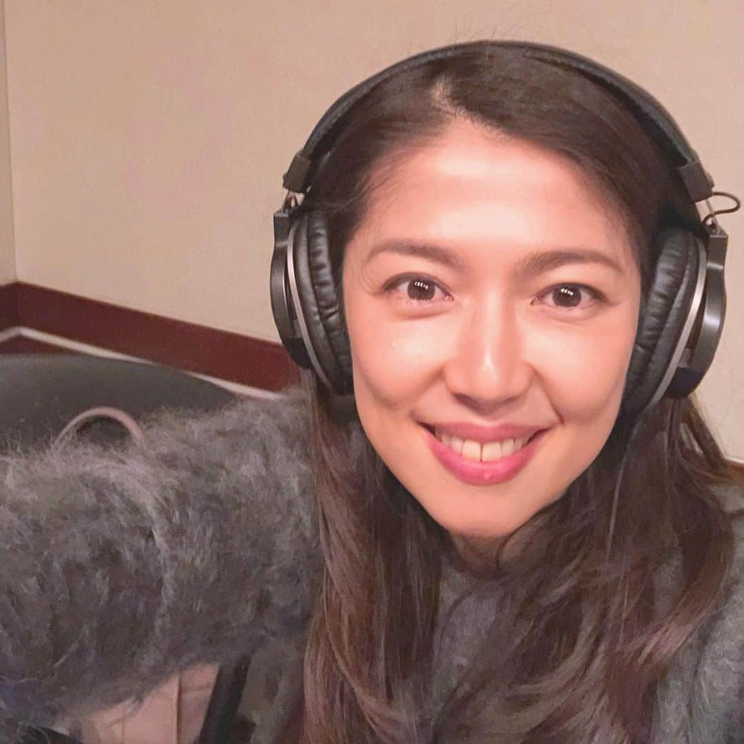 純名里沙さんのインスタグラム写真 - (純名里沙Instagram)「今日は、東京FMにてレギュラー番組『ジブラルタ生命 Heart to Heart 〜ありがとう、先生！』の収録でした^ ^ ・ 新年最初の収録♬ 何だかテンション高めのワタシ（笑） クライアント様も、東京FMの番組スタッフさんも、毎回たくさん収録に集まって下さる、本当に有り難い番組なんです✨ ・ 今日も『ありがとう』という魔法の言葉の大切さを噛みしめつつ、楽しく収録を終えました♬ ✨ ・ みなさま、最近『ありがとう』って言ってますか？？ この言葉、本当に凄くて、言った自分も言われた相手もどんどん元気にしてしまう、パワーワードなんです❣️ ・ 2020年、たくさんありがとうを言える年にしましょうね‼️^ - ^✨ ・ 放送は月水金の朝7時19分〜❗️ （東京FM 80.00をキーステーションに全国38局ネットで放送中♬） ・ #純名里沙 #risajunna #東京FM #レギュラー番組 #ありがとう先生 #今日は一段と元気 #ありがとうございました  #powerword」1月28日 23時34分 - risajunna3158