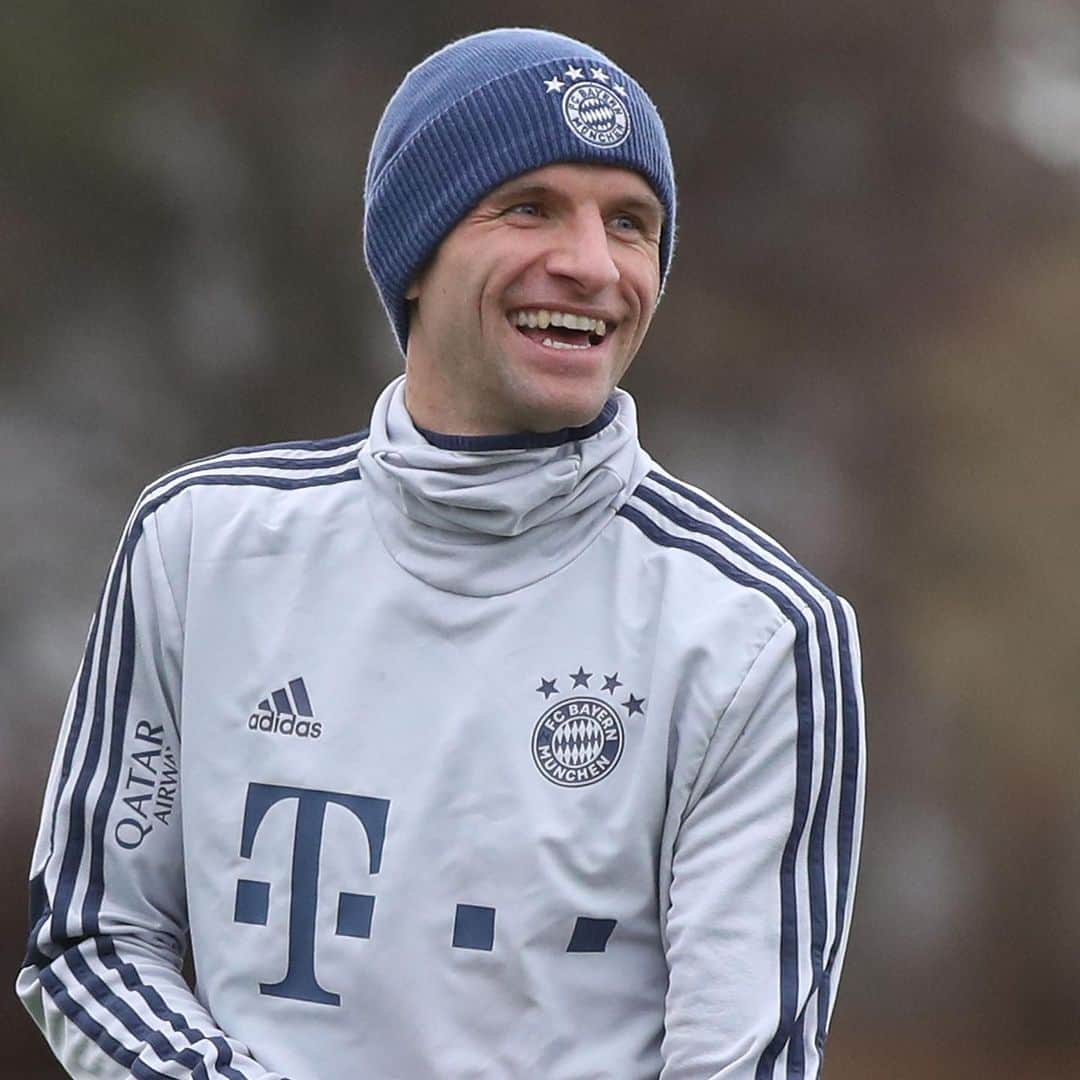 トーマス・ミュラーのインスタグラム：「In the mood for @fcbayern training 😃💪⚽️ #esmuellert #smile #PACKMAS #fcb #thomasmüller」