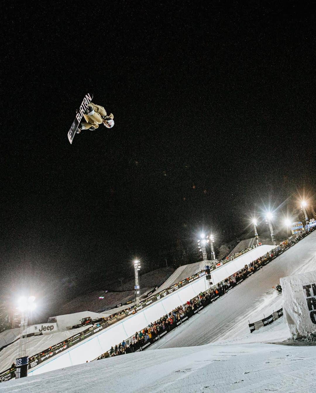 レッドブルさんのインスタグラム写真 - (レッドブルInstagram)「@xgames APPRECIATION POST: 🥇🥇@kellysildaru ~ Ski Superpipe & Ski Slopestyle 🥇@zebpowelll ~ SB Knuckle Huck 🥇@tessledeux ~ Ski Big Air 🥇@qcastellet ~ SB Super Pipe 🔥@markmcmorris ~ made history with his 18th career X-Games medal! . CONGRATS TO THESE LEGENDS 👏 📸: @petermorning & @christianpondella #redbull #givesyouwings #xgames #ski #snowboard #snow」1月29日 0時20分 - redbull