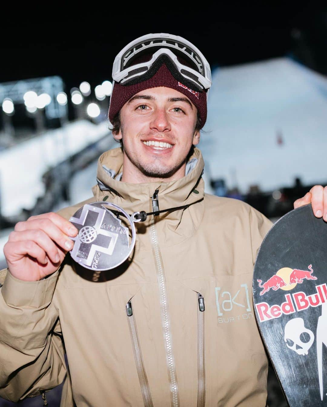 レッドブルさんのインスタグラム写真 - (レッドブルInstagram)「@xgames APPRECIATION POST: 🥇🥇@kellysildaru ~ Ski Superpipe & Ski Slopestyle 🥇@zebpowelll ~ SB Knuckle Huck 🥇@tessledeux ~ Ski Big Air 🥇@qcastellet ~ SB Super Pipe 🔥@markmcmorris ~ made history with his 18th career X-Games medal! . CONGRATS TO THESE LEGENDS 👏 📸: @petermorning & @christianpondella #redbull #givesyouwings #xgames #ski #snowboard #snow」1月29日 0時20分 - redbull