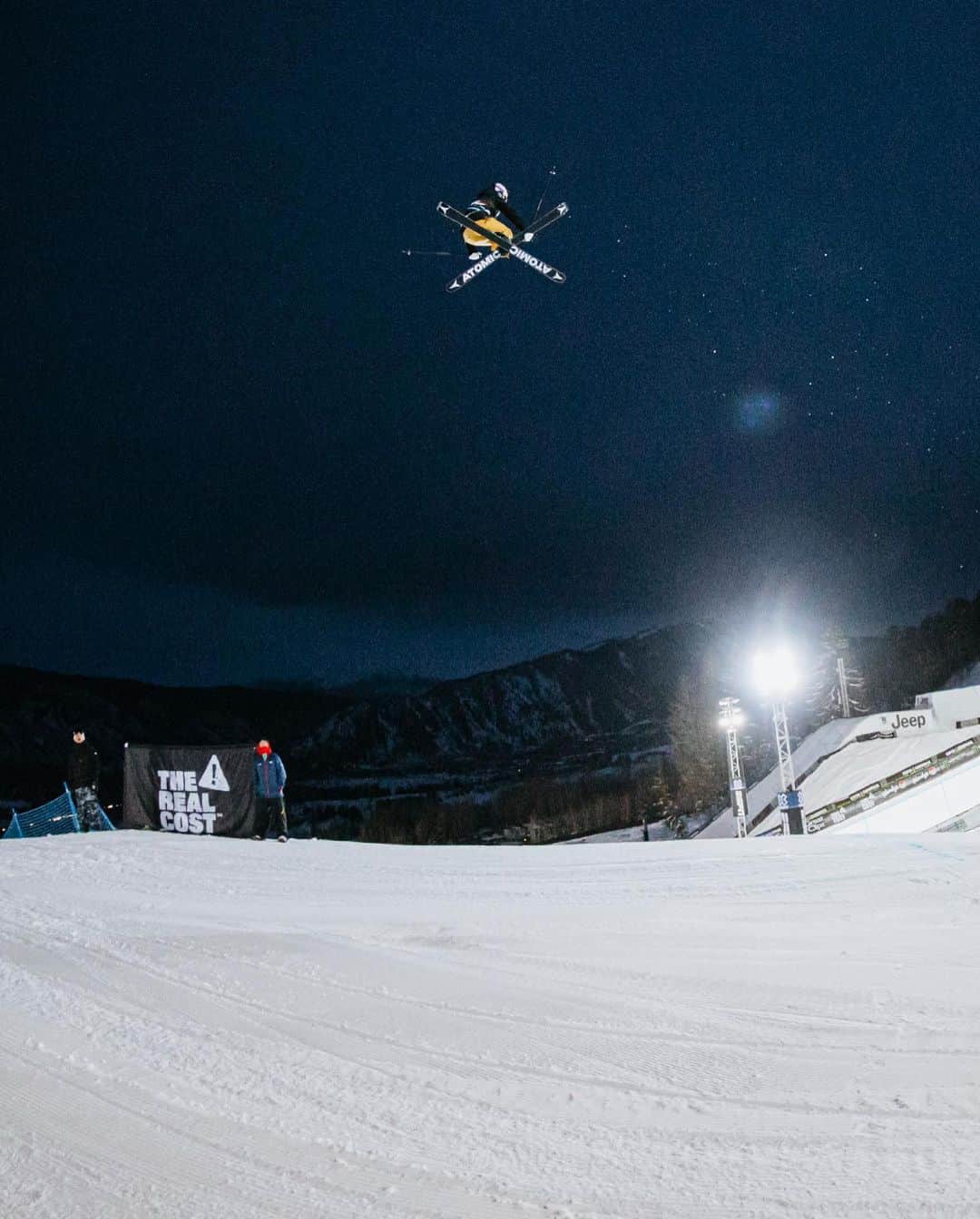 レッドブルさんのインスタグラム写真 - (レッドブルInstagram)「@xgames APPRECIATION POST: 🥇🥇@kellysildaru ~ Ski Superpipe & Ski Slopestyle 🥇@zebpowelll ~ SB Knuckle Huck 🥇@tessledeux ~ Ski Big Air 🥇@qcastellet ~ SB Super Pipe 🔥@markmcmorris ~ made history with his 18th career X-Games medal! . CONGRATS TO THESE LEGENDS 👏 📸: @petermorning & @christianpondella #redbull #givesyouwings #xgames #ski #snowboard #snow」1月29日 0時20分 - redbull