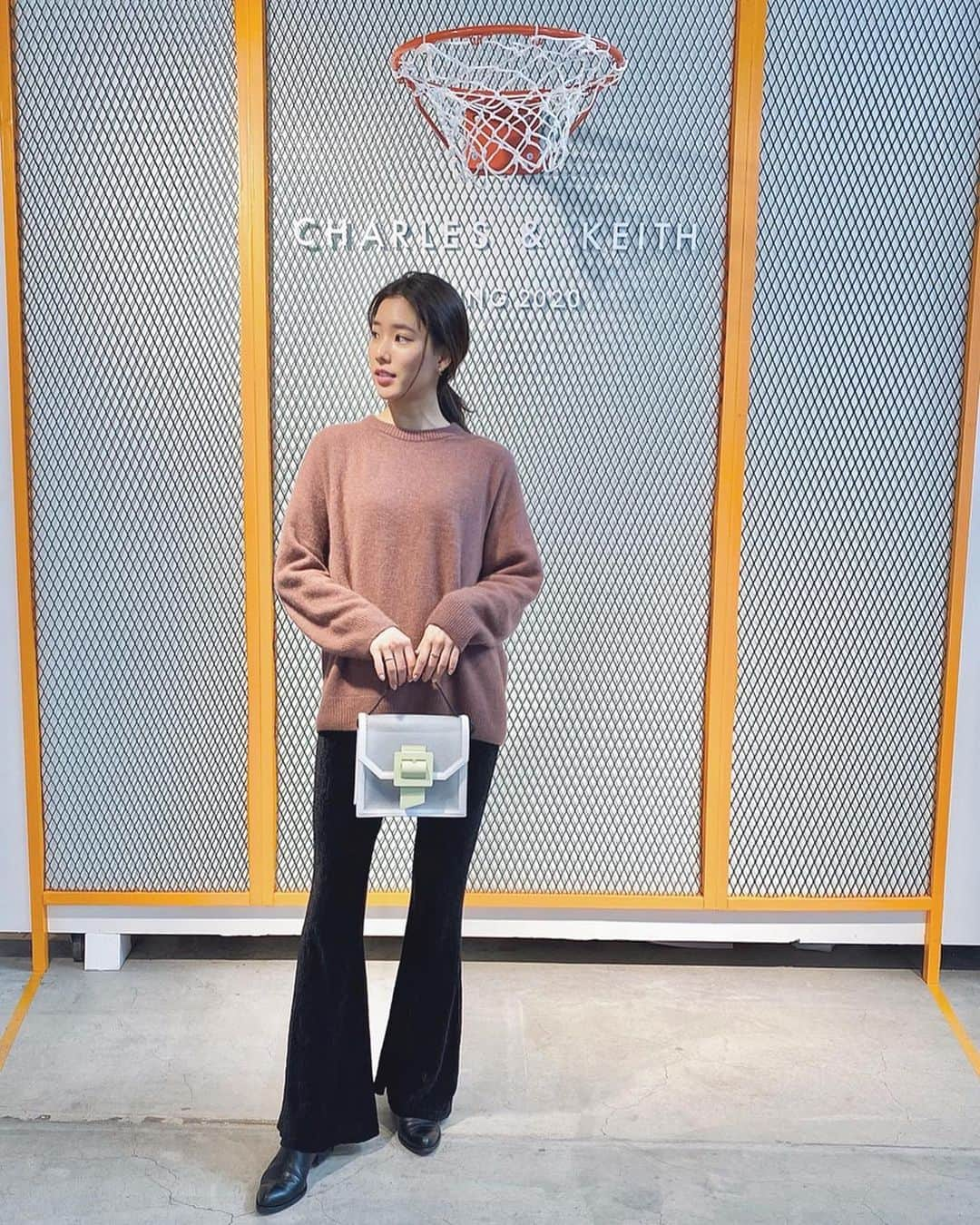 布川桃花さんのインスタグラム写真 - (布川桃花Instagram)「いつもかわいい﻿ @charleskeith_jp の展示会👢﻿✨ ﻿ ここの靴、リーズナブルなのに﻿ デザインも可愛くて履きやすくて﻿ たくさん持ってる❤︎﻿ ﻿ #charlesandkeith」1月29日 0時13分 - momoka_fukawa