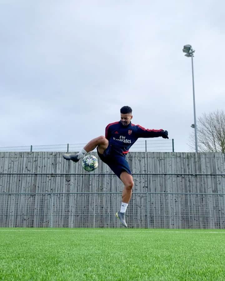 F2Freestylersのインスタグラム：「Double revolution - Double touch 🤩🔥🔥」