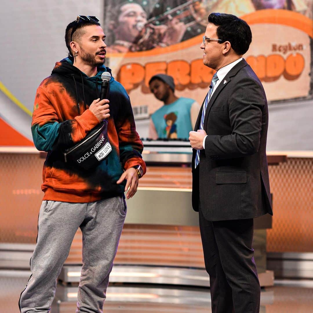 Despierta Americaさんのインスタグラム写真 - (Despierta AmericaInstagram)「@reykon “Perriando” en #DespiertaAmerica ¿Ya la escucharon? 📸: @chepejose」1月29日 0時34分 - despiertamerica