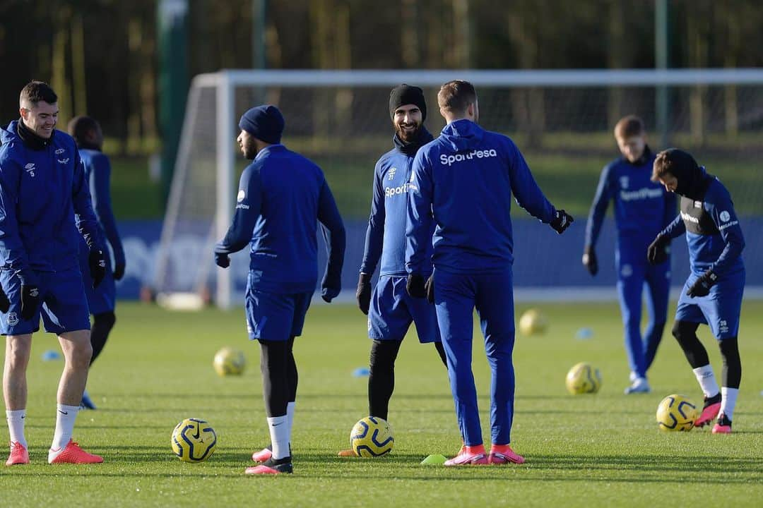 アンドレ・ゴメスさんのインスタグラム写真 - (アンドレ・ゴメスInstagram)「Feels good to be back with the team! First training session with the boys. Getting better everyday to be ready as soon as possible 💙💪 @everton」1月29日 0時53分 - aftgomes21