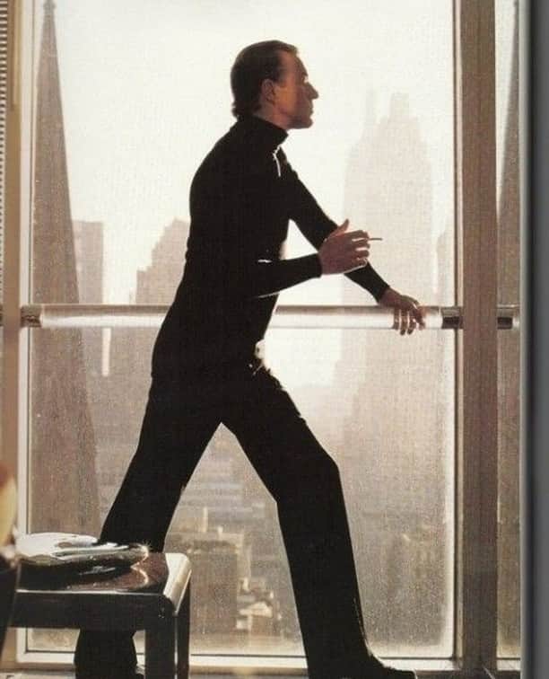 ホルストンのインスタグラム：「Staring down the week like #Halston in his Olympic Tower office.」