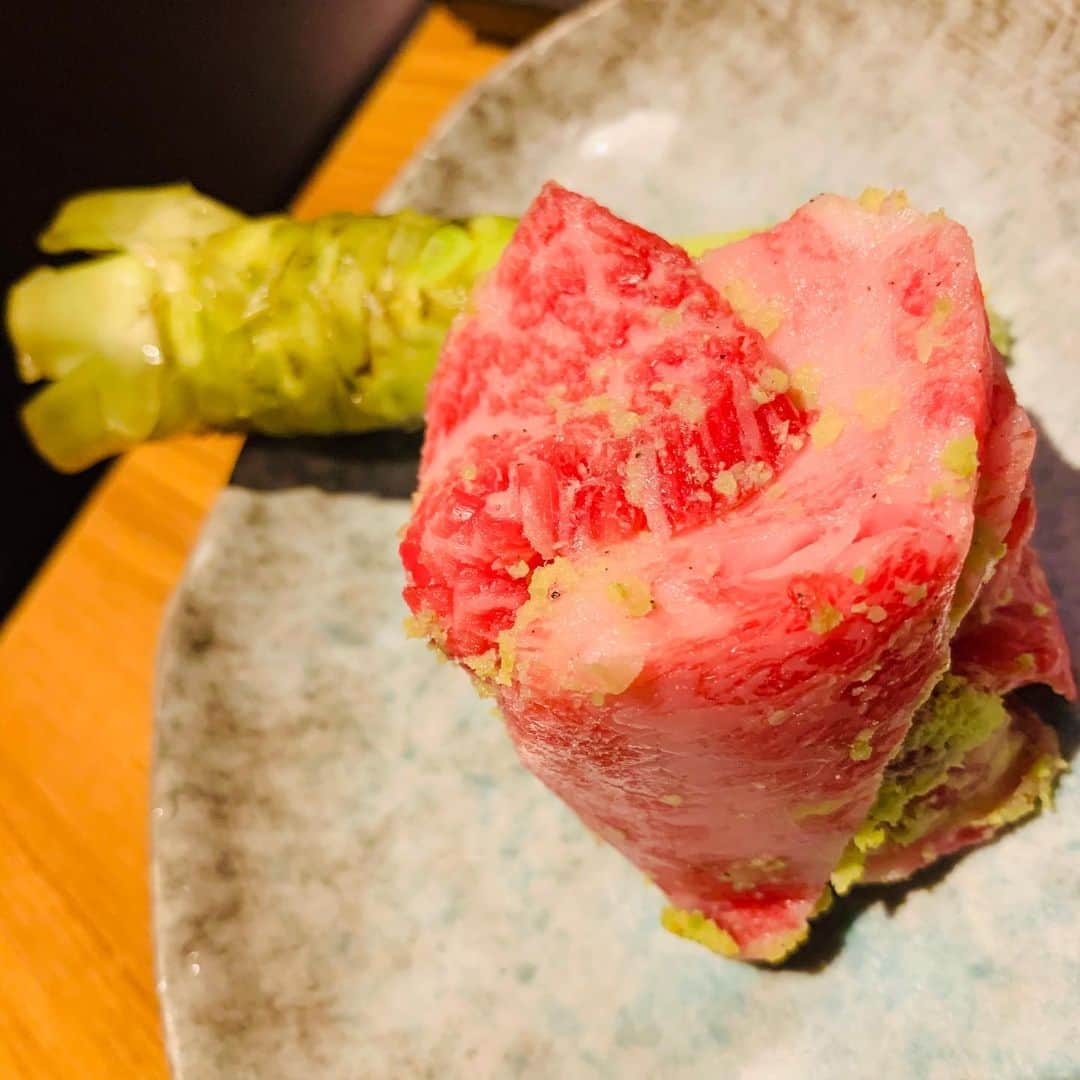 小林智絵さんのインスタグラム写真 - (小林智絵Instagram)「. . . . . 予約の時点からとっても神対応で、こんな素敵な焼肉屋さんがあるのねって感動した🥺、、 . . ぜ〜んぶ美味しかったし、わさびのカルビのやつとか最高だった❤︎ . . 美味しいもの食べてとっても幸せ🥰 . . . . . #pimms #idol #dinner #yakiniku #japan #shibuya #tokyo #日本 #東京 #渋谷 #焼肉 #山葵 #じゃんか #じゃんか道玄坂 #幸せな時間」1月29日 1時30分 - kobayashichie_1012