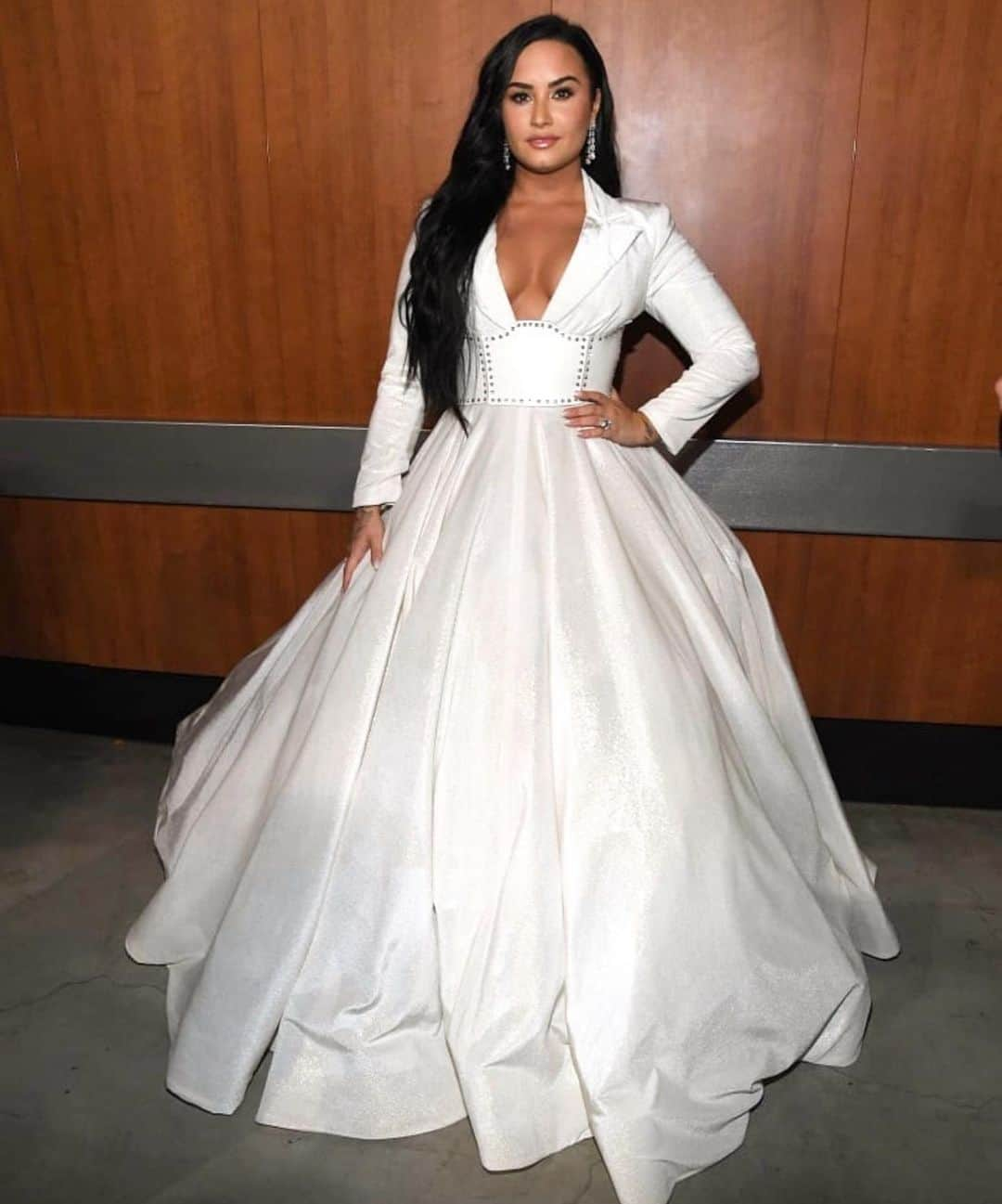 ポール・ノートンさんのインスタグラム写真 - (ポール・ノートンInstagram)「I still can’t get over how epic @ddlovato performed and looked in this @csiriano gown w/ #hair by Me @leobypaulnorton using @igkhair #makeup by @makeupbymario styled by @luxurylaw #demilovato #demiiscoming #anyone #igkhair #igkarmy」1月29日 1時29分 - paulnortonhair