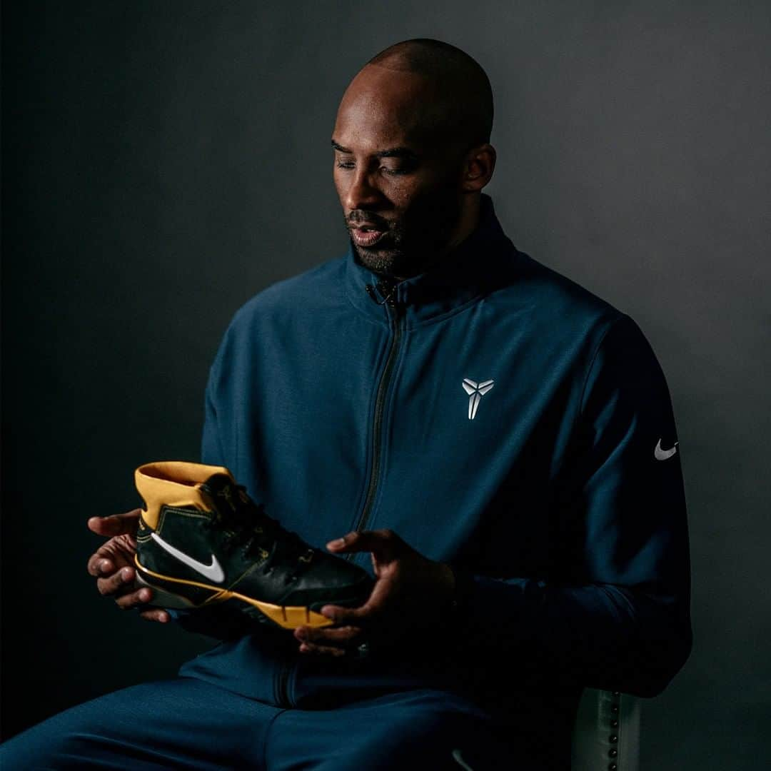 Sneaker Newsさんのインスタグラム写真 - (Sneaker NewsInstagram)「Despite reports by ESPN, Nike confirms with Sneaker News that Kobe Bryant and Lakers sales on nike.com were never suspended. As the tragic news began to spread on Sunday, product had completely sold out before any action could be taken.  Nike released a Mamba Forever tribute to Kobe Bryant on their News portal, social media accounts, and on the nike.com front page. Link in bio for more.」1月29日 1時38分 - sneakernews