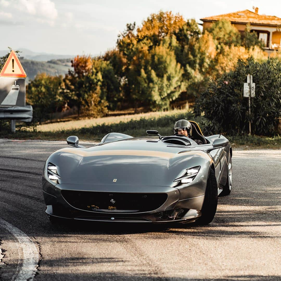 フェラーリさんのインスタグラム写真 - (フェラーリInstagram)「@nicorosberg took the #FerrariMonzaSP1 for an unforgettable ride. Head to our stories to discover the adrenaline packed encounter. #Ferrari #DrivingFerrari #CarsWithoutLimits」1月29日 1時51分 - ferrari