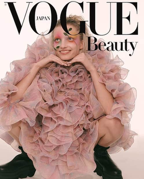 IMG Modelsさんのインスタグラム写真 - (IMG ModelsInstagram)「Pink Lady. 💝 @kristinsoleydrab covers @voguejapan’s #beauty supplement. #📷 @nicolaskantor #👗 @jasonrider #✂️ @tinadidit #💄 @susiesobol_makeup #👸🏼 #IMGstars」1月29日 1時55分 - imgmodels