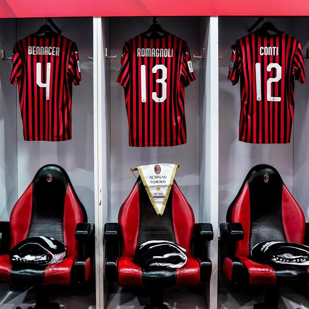 ACミランさんのインスタグラム写真 - (ACミランInstagram)「Our dressing room awaits the Rossoneri! 🔴⚫️ #MilanTorino #CoppaItalia #SempreMilan」1月29日 2時34分 - acmilan
