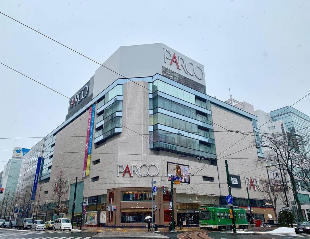 のインスタグラム：「PARCO POP UP SHOP TOUR in 札幌、6日目OPENしました!! 本日も店頭にて皆様のご来店をお待ちしておりますので宜しくお願い致します(^^)🏬🕴 ☃️ TEARS OF SWAN×montage PARCO POP UP SHOP TOUR 2020 in SAPPORO  札幌PARCO DAY:2020.1/24(fri)〜1/30(thir) TIME:10:00〜20:00 PLACE: 北海道札幌市中央区南1条西3-3 　B2 POP UP SPACE  TEL: 011-214-2111  @tears_of_swan  #tearsofswan  @montage_tyo  #montage @parco_sapporo_official  #sapporoparco #parco #parcotour #popupshoptour #popupshop #札幌パルコ #パルコ #ご来店お待ちしております」