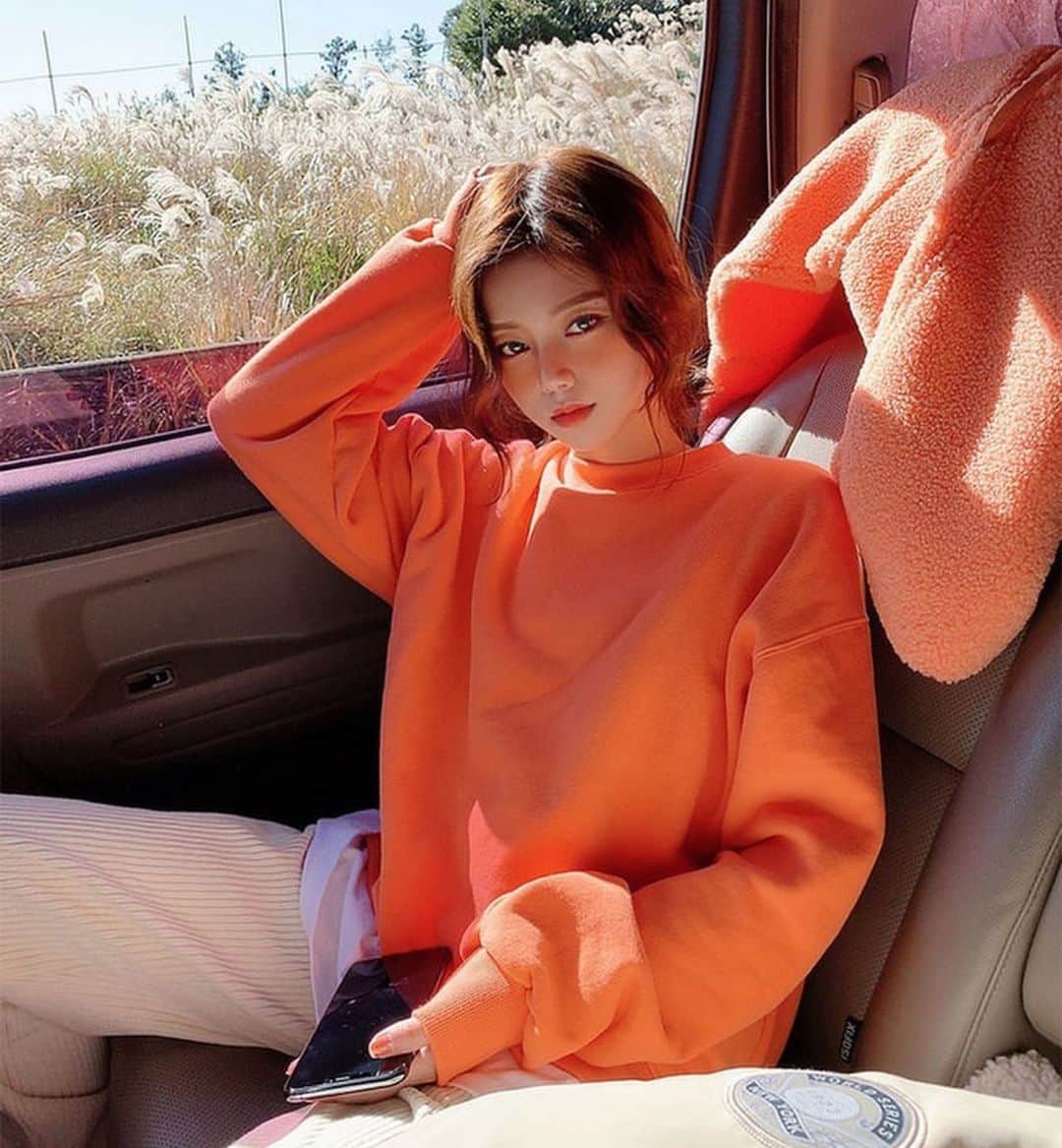 Chuuのインスタグラム：「오늘 날씨 넘 따닷✨」
