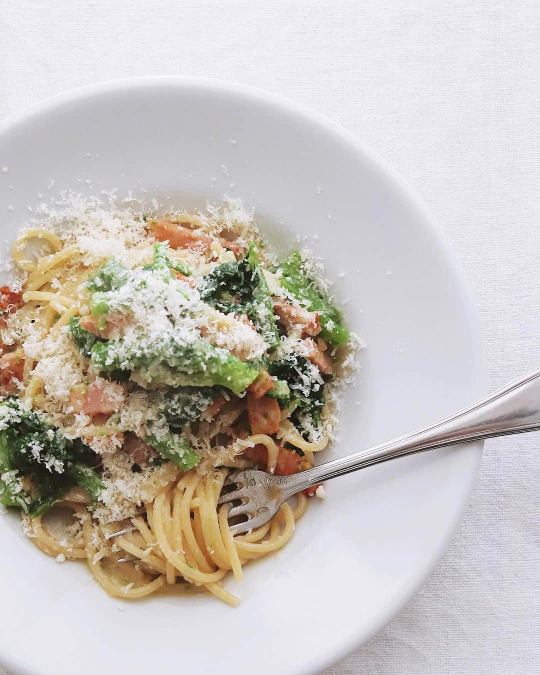 樋口正樹さんのインスタグラム写真 - (樋口正樹Instagram)「Lunch Pasta . 今日のお昼はパスタ。 菜の花とベーコンを シンプルにオイルと たっぷりのチーズで。 . . . #菜の花 #菜の花パスタ #パスタ #パスタ部 #italianfood #topitalianfood #pastalover #lovepasta #pastaitaliana #cucinaitaliana #iloveitalianfood」1月29日 12時13分 - higuccini