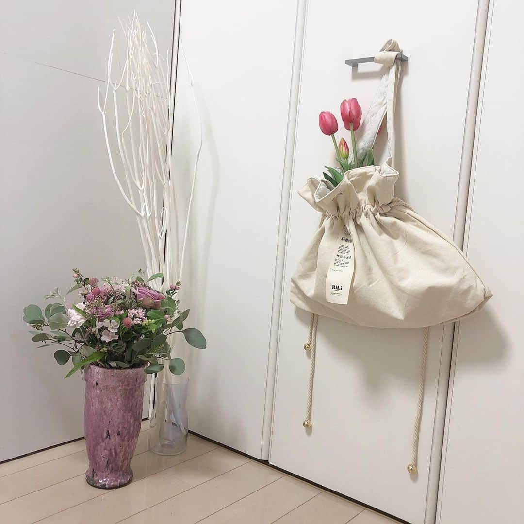 平松可奈子さんのインスタグラム写真 - (平松可奈子Instagram)「myroom🌷  #myroom #flower #花のある暮らし」1月29日 12時13分 - 11kanaco14