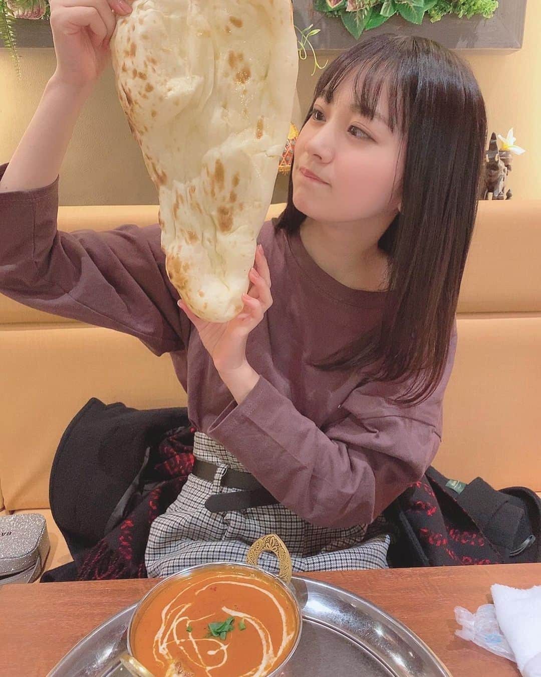 浜田翔子さんのインスタグラム写真 - (浜田翔子Instagram)「早起きした日はお腹すく。 最近のたべたもの。 お弁当みたいなん一蘭の🍜初めて食べた🥚😍 🦀のお店も 1人しゃぶしゃぶの店も初めて食べた。 今年のお誕生日ケーキ🍰💗お誕生日同士でおめでとう言いながらたべた😍 見てたらお腹すいた。」1月29日 12時26分 - shoko_hamada
