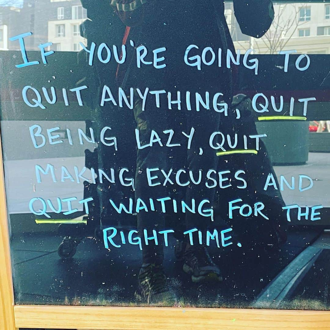 テリー・ハッチャーさんのインスタグラム写真 - (テリー・ハッチャーInstagram)「We all get confronted with negativity from external forces and our own inner critical voice (which often is the most damning of all) When I hear this voice and sometimes it is very loud I try to take responsibility for my choices and for what I want and make it happen. Keep showing up. Put in the work. The time is now. #gogetit #love #support #trust #community #gratitude」1月29日 13時00分 - officialterihatcher