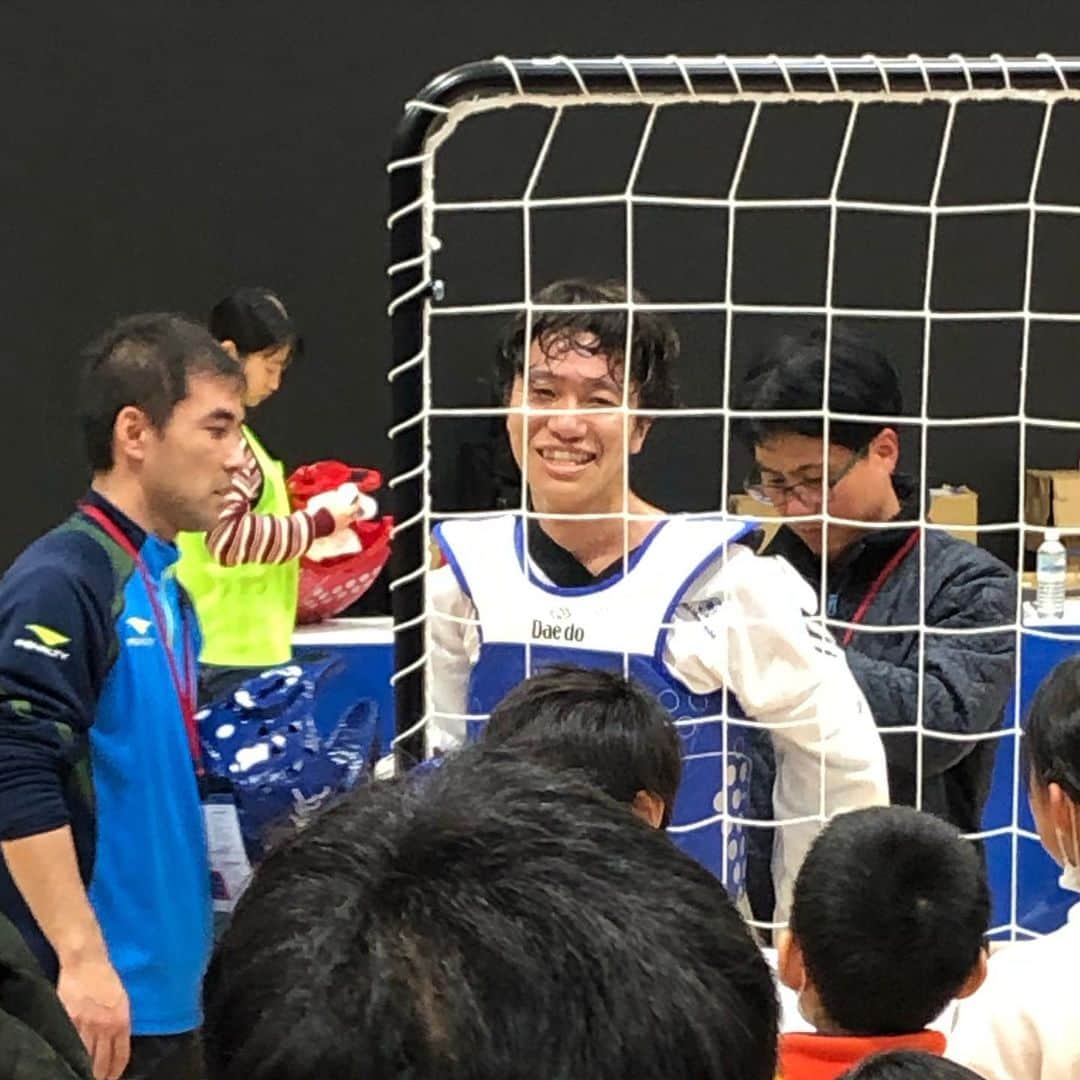 のインスタグラム：「ウォーキングスタイリスト清水春名です。今年はオリンピックイヤーですね！皆さんはチケット当たりましたか？私はバレーボール女子予選が当たりました😆🏐✨楽しみです！  そして先日、一足早くパラリンピックのドキドキ感を味わう事ができました。パラテコンドー田中光哉選手の応援で選考会に行ってきましたよ。結果は見事日本代表に内定されました。おめでとうございます🎉  やっぱりスポーツはいいですね！感動✨ パラリンピック本番も応援しています！ #オリンピック#パラリンピック#オリンピック2020#パラリンピック2020#パラテコンドー#田中光哉選手#ウォーキングスタイリスト#清水春名#ウォーキング講師#モデル講師#モデルインストラクター協会#ハルシェンテ」