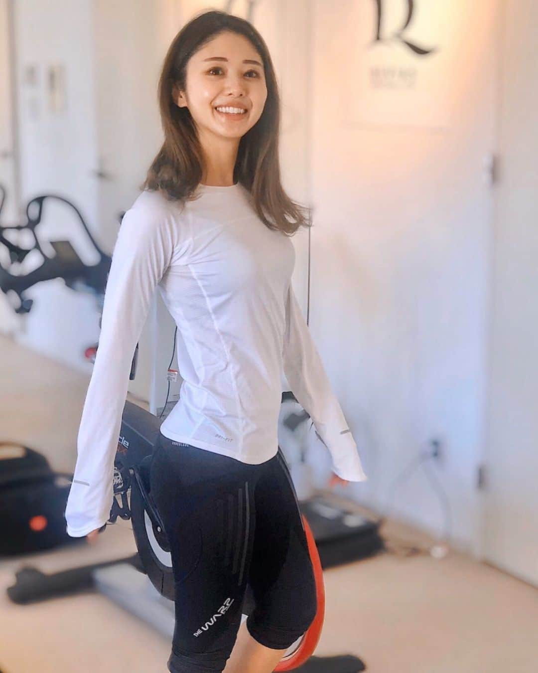 一木美里さんのインスタグラム写真 - (一木美里Instagram)「𝒘𝒐𝒓𝒌𝒐𝒖𝒕🏋️‍♂️🏃‍♀️💫 tops :NIKE pants: THE WARP by ennerre . 朝トレーニング✔️✔️✔️ 運動して元気な体をつくりたいです🥺 .  @thewarpbyennerre #workout#diet#sports#ジム#ワークアウト#ダイエット#thewarpbyennerre#ザワープバイエネーレ#コンプレッションウェア#マッスルメーカー」1月29日 12時59分 - misato_ichiki