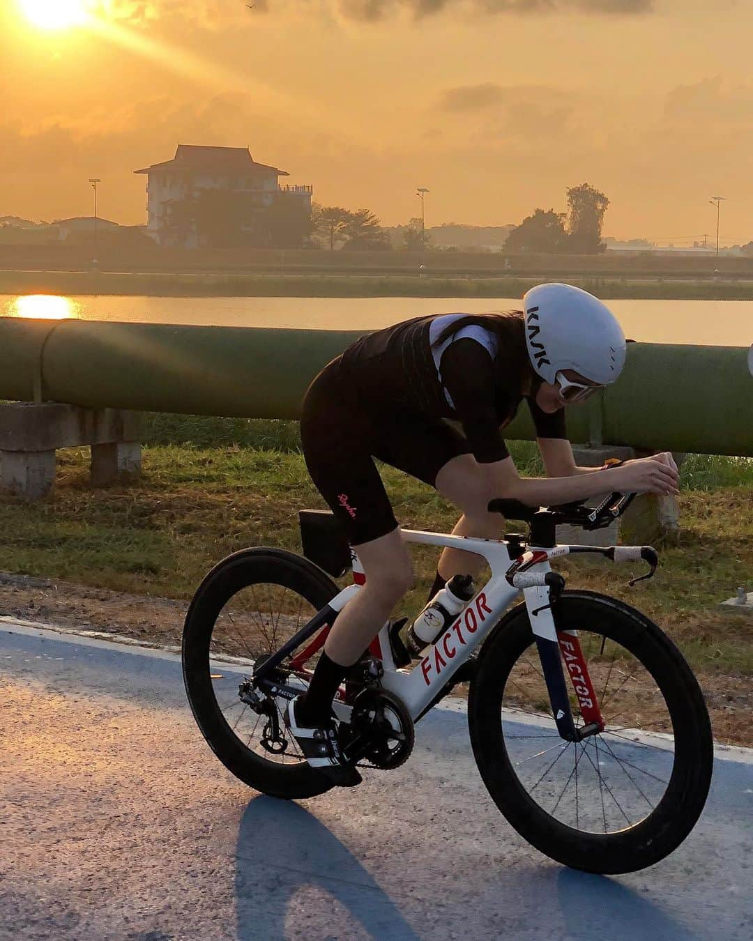 ポーイ・タリーチャダー ペッチャラットさんのインスタグラム写真 - (ポーイ・タリーチャダー ペッチャラットInstagram)「Happy riding🚲🚲🚲」1月29日 13時07分 - poydtreechada