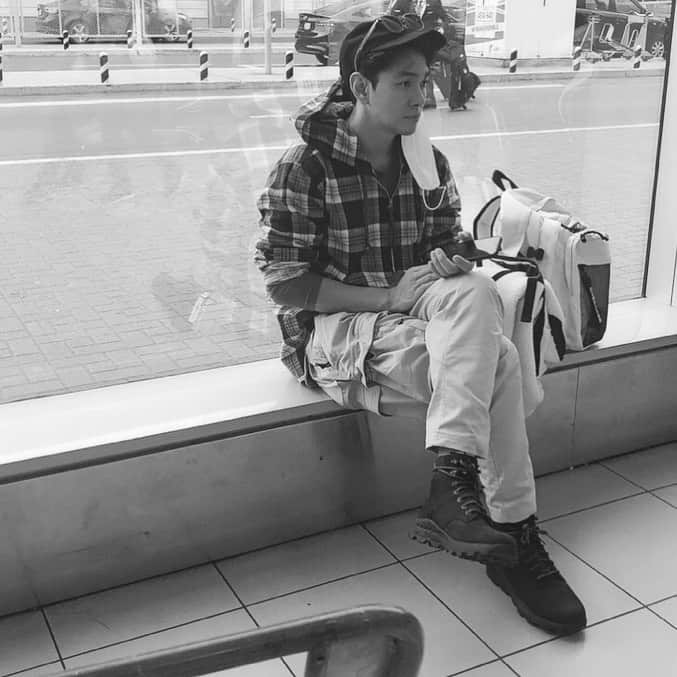 のインスタグラム：「오는데만 30시간...」