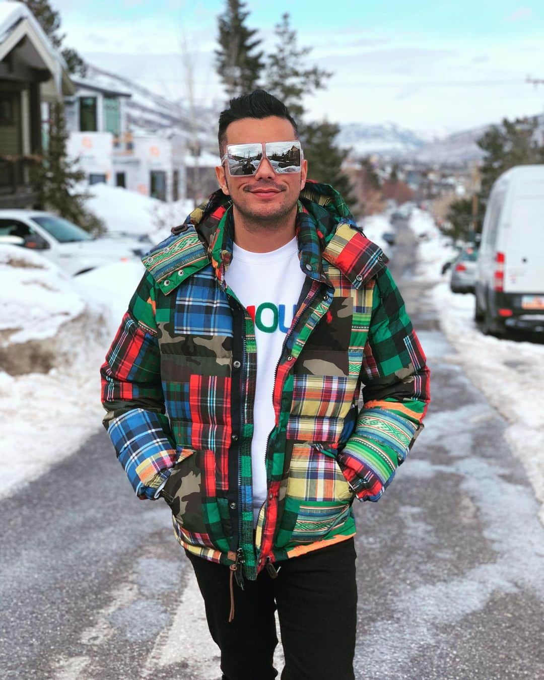アンソニー・ラモスのインスタグラム：「Sundance 2020 ❄️ . . . . . #sundance #sundancefilmfestival #snow #style #fashion #winter #ralphlauren #sandro #framedenim」
