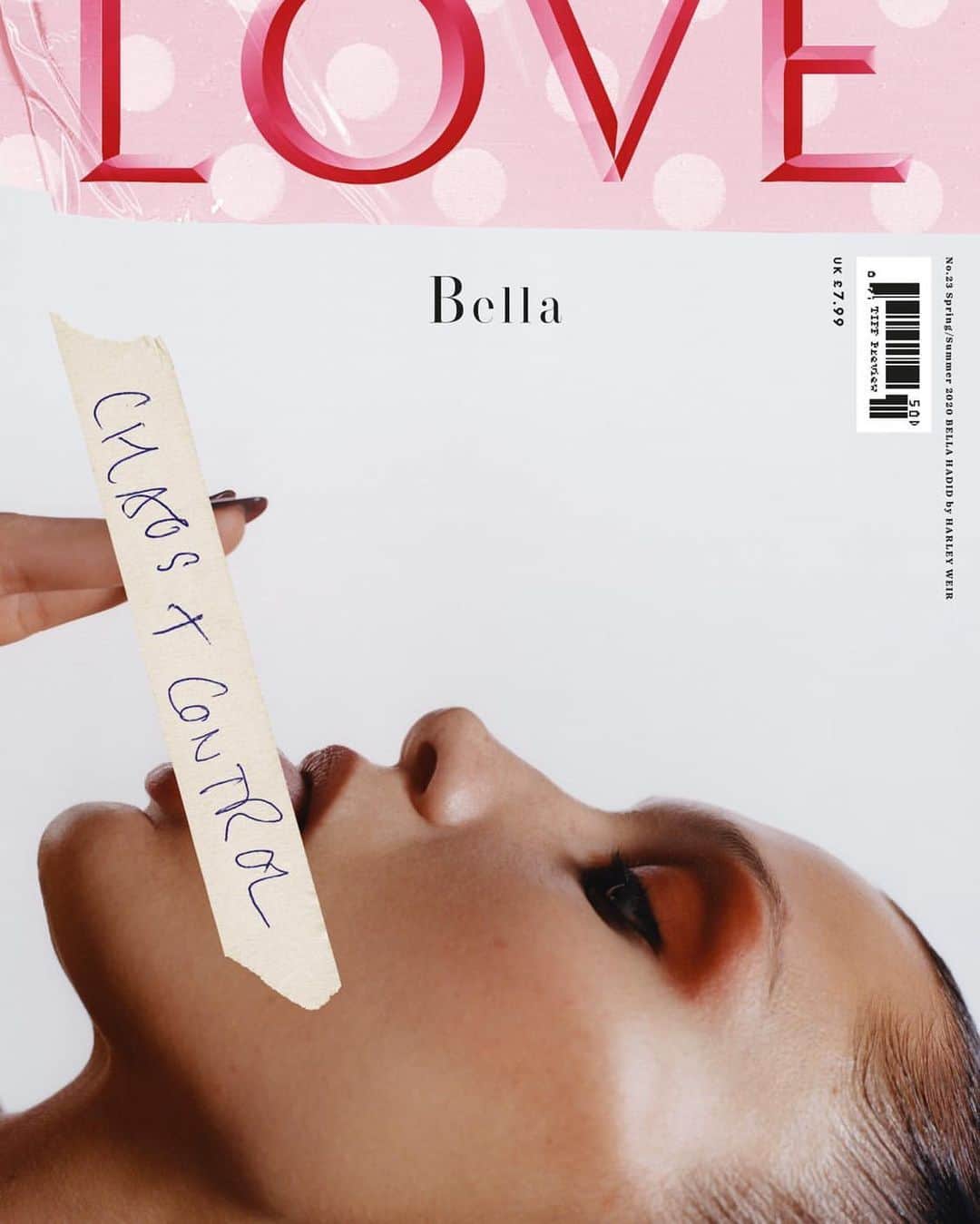 ベラ・ハディッドさんのインスタグラム写真 - (ベラ・ハディッドInstagram)「My 2020 Love Magazine cover ! @thelovemagazine by @harleyweir , @kegrand , @cyndiaharvey , @mirandajoyce . 🦾🦾🦾 I love your brains 🧠🧠💋💋💋 ... oh ya FT. Dogwyn @redmackey 🐶 our boss」1月29日 6時45分 - bellahadid