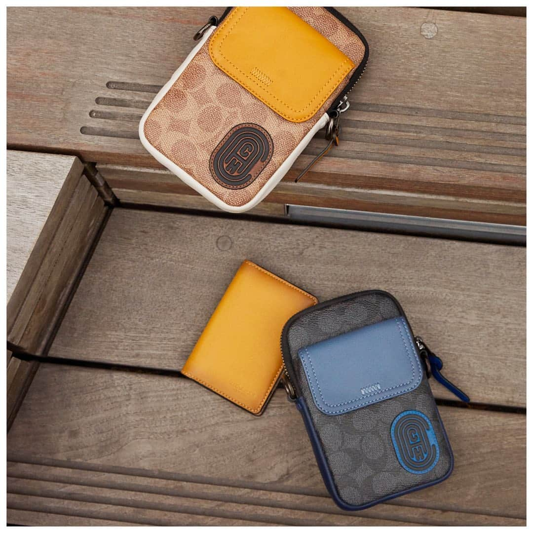 コーチさんのインスタグラム写真 - (コーチInstagram)「Pacer pouches and wallets—an organized answer for your Airpods, your loose change, your cables, your candy... and everything else that drifts to the bottom of your bag. #CoachxMBJ #CoachNY」1月29日 6時44分 - coach