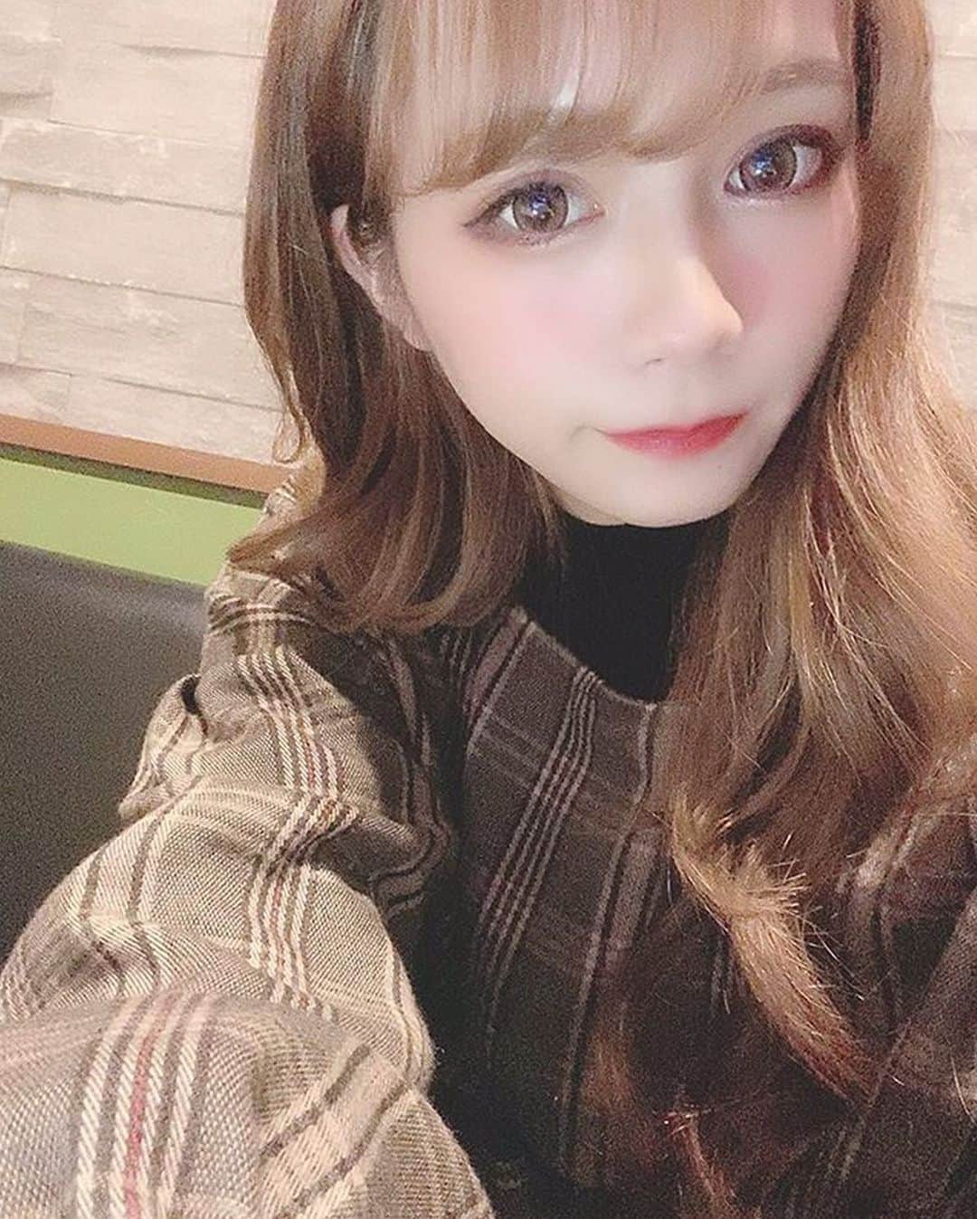 神出鬼没の【キャバ図鑑】さんのインスタグラム写真 - (神出鬼没の【キャバ図鑑】Instagram)「【こんな可愛い子が😳💕】 ㅤㅤㅤㅤㅤ This is Japanese night culture🇯🇵💫 Introducing Japanese famous hostess👗 Plz "follow me" , "like" and "Share" 💋 ㅤㅤㅤㅤㅤ 全国各地の夜の世界🦋で活躍されている、美を極めた名実共にトップクラスの美女をご紹介するアカウント 【💋キャバ図鑑💋】< @cabazukan >です✨ ㅤㅤㅤㅤㅤ ✳︎────────────────✳︎ 今回ご紹介させて頂きますのは 北海道(Hokkaido) すすきの(Susukino) の 「オレンジテラス」在籍の * もも * ちゃん @mmmm_py_ です😍✨ ✳︎────────────────✳︎ ⚠️アカウント内の 他のキャスト様もココから< @cabazukan >見てね👗✨⚠️ ㅤㅤㅤㅤㅤ こちら、すすきの「 @orangeterrace 」さん🕋から、エリアGさんこんな可愛い子をまだ隠してましたか😍ももちゃんの一枚📸✨ ↪︎ @mmmm_py_  ㅤㅤㅤㅤㅤㅤㅤ とにかく可愛いものには目がなく、ファッションから人まで可愛いもの大好き🎀✨ お酒を飲んでないとめちゃくちゃ人見知りで、酔ってるとずーーっと笑ってるし喋り続けます😂笑 ↪︎ @mmmm_py_  ㅤㅤㅤㅤㅤ そして、歌うことも大好きで、カラオケでは持ったマイクは離さない🎤✨笑 @robedefleurs_official さんでのフォトイベントの様子も、モデルさん達に引けを取らない可愛さなので、是非投稿覗いて見て下さい💋✨ ↪︎ @mmmm_py_  ㅤㅤㅤㅤㅤㅤㅤㅤㅤㅤ ⚠️アカウント内の 他のキャスト様もココから< @cabazukan >見てね👗✨⚠️ ※インスタ以外の方はコチラ↓ https://www.instagram.com/cabazukan/ ㅤㅤㅤㅤㅤ ◤◢◤◢◤◢◤◢◤◢◤◢◤◢◤◢◤◢◤◢ リポスト希望のキャスト様、 フォロー&タグ付け🏷 < @cabazukan > して頂けると気付きやすいので 宜しくお願い致します！ ◤◢◤◢◤◢◤◢◤◢◤◢◤◢◤◢◤◢◤◢ ──────────────── ©︎produced by @terry0404ht  # ぶっ飛びテリー会長  フォローしてもらえると更新頑張れます🚀 ──────────────── ㅤㅤㅤㅤㅤ ㅤㅤㅤㅤㅤ ㅤㅤㅤㅤㅤ ㅤㅤㅤㅤㅤ 【#キャバ図鑑, # 推し嬢 】 #指名するならキャバ図鑑  #北海道グルメ #すすきのカフェ  #すすきのランチ  #北海道旅行 #ダッフィーコーデ #シェリーメイコーデ  #札幌グルメ  #コロナウィルス #ニュークラ嬢  ㅤㅤㅤㅤㅤ #男の子ママ #シンママ  #女の子ママ  #冬コーデ #美女図鑑  #可愛い子と繋がりたい #ビジョビ  #バースデー #誕生日プレゼント  ㅤㅤㅤㅤㅤㅤㅤㅤㅤ #キャバドレス #japanesegirls  #asianbeauty #プチプラコスメ  #料理動画  #ギャルメイク #メイク動画  #すすきのキャバ嬢 #コスメ好き  ㅤㅤㅤㅤㅤㅤㅤㅤㅤㅤ ──────────────── ©︎produced by @terry0404ht  # ぶっ飛びテリー会長  フォローしてもらえると更新頑張れます🚀 ──────────────── ㅤㅤㅤㅤㅤ ㅤㅤㅤㅤㅤ ㅤㅤㅤㅤㅤ」1月29日 7時16分 - cabazukan