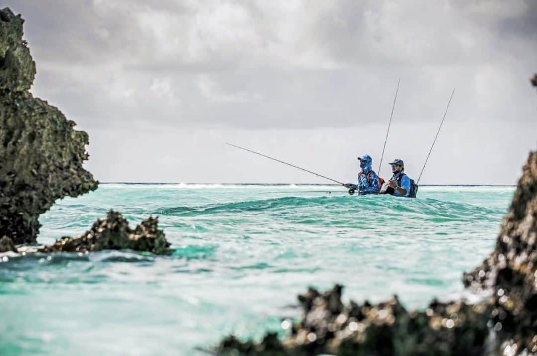 Costa Sunglassesのインスタグラム：「Chest deep chasing cruisers. 📷: @alphonsefishingco #SeeWhatsOutThere #BornOnTheWater」