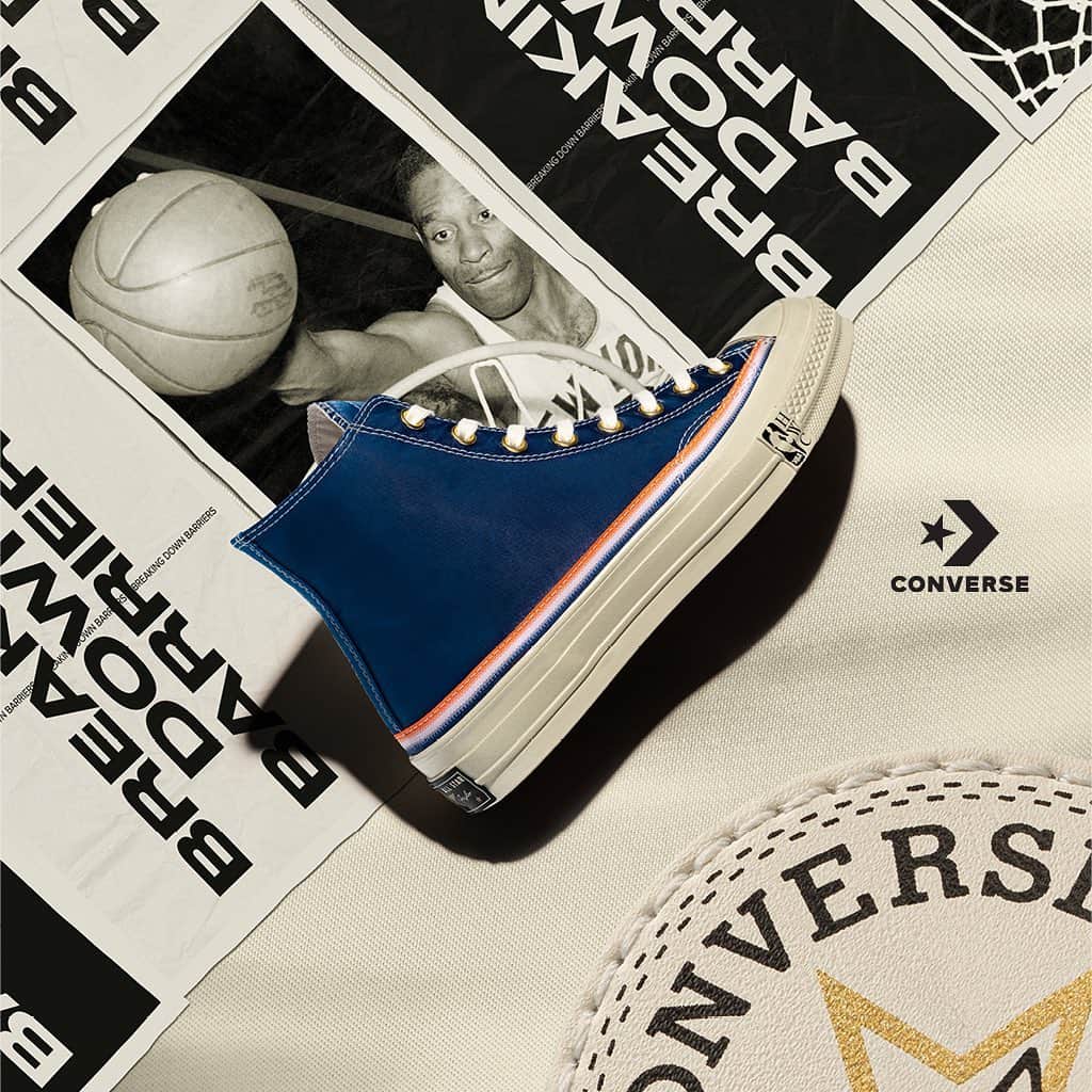 Foot Lockerさんのインスタグラム写真 - (Foot LockerInstagram)「Honoring the athletes who broke down the NBA's color lines, the #converse Pro Leather & Chuck Taylor 'Breaking Down Barriers' collection lands 2/1 in-store at select @houseofhoops locations.」1月29日 7時35分 - footlocker
