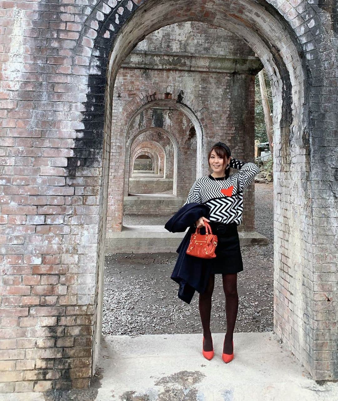 ikuさんのインスタグラム写真 - (ikuInstagram)「おはよーございます♡ ・ 人が少なくて結構撮れた💕 ・ ・ tops  @sumomonomachi  skirt  #ZARA pierce  @amitiecredirdesign  bag  #BALENCIAGA ・ お仕事の方は行ってらっしゃい💪💕 ・ #南禅寺水路閣#南禅寺#京都観光#京都#観光スポット#トラベル#タビジョ#タビジョと繋がりたい #旅行好きな人と繋がりたい #ファッション#コーデ#景色#風景#ig_Japan#ig_Kyoto#JapanKyoto#Japanese#japanesegirl #travel#happy」1月29日 7時50分 - cheriee515