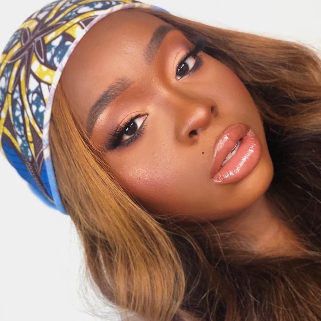Benefit Cosmeticsさんのインスタグラム写真 - (Benefit CosmeticsInstagram)「Let’s all take a moment to appreciate @gbemsabiola’s amazing #benefitbrows 😍💕 She used #goofproofbrowpencil, #24hrbrowsetter & #BADgalBANG mascara to get this look! #regram #friendswithbenefit」1月29日 13時41分 - benefitcosmetics