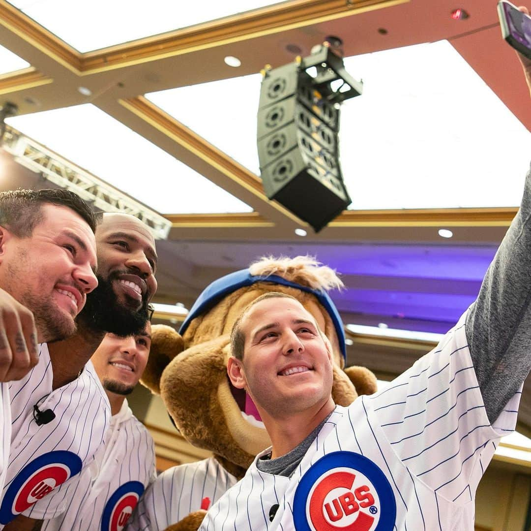 シカゴ・カブスさんのインスタグラム写真 - (シカゴ・カブスInstagram)「#CubsCollection: Cubs Convention. This year marked the 35th Annual Cubs Convention. #CubsCon gives thousands of fans access to their favorite current and former Cubs players through panel discussions, autograph signings, meet & greets and more each January. The Opening Ceremony kicks things off with introductions of star players like Kris Bryant, Anthony Rizzo and Javy Báez, beloved Cubs of yesteryear like Kerry Wood, Geovany Soto and Miguel Montero and Cubs legends and Hall of Famers. While classic events endure, like Cubs Bingo, Cubs Convention always finds ways to surprise fans with new offerings. This year players filmed content for the Cubs YouTube channel in front of a live audience and Sunday activities were expanded for family-friendly fun. Cubs Convention was the first fan convention of its kind when it began in 1986 and to this day proceeds from the event benefit #CubsCharities. Check out some of highlights from the 2020 event. 📸 @sgreenphoto @darrengeorgia Find more photos at Facebook.com/Cubs.」1月29日 9時15分 - cubs