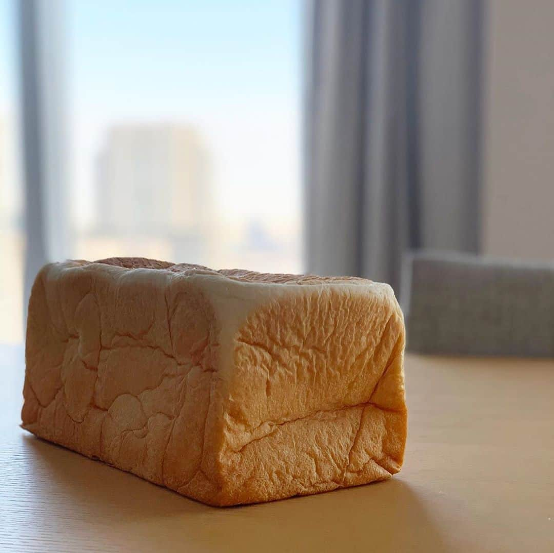 平愛梨さんのインスタグラム写真 - (平愛梨Instagram)「なんて美味しい食パンなのでしょう🍞✨ 朝から幸せ🙈💕 #食パン#乃が美#朝食#いつの日かのごはん」1月29日 9時45分 - harikiri_tairi