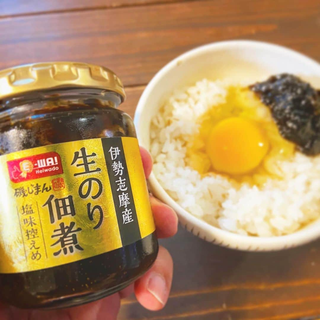 原田良也さんのインスタグラム写真 - (原田良也Instagram)「【本日の朝食】 平和堂の「生のり佃煮」を卵ごはんにのせて。 甘味がきいたのりの佃煮のご飯と卵との相性、ギャーーー！！！((((；ﾟДﾟ))))))) #平和堂 #アルプラザ #ビバシティ #フレンドマート #滋賀県代表スーパー #どこの駅前にもほぼ絶対ある #商品の質が素晴らしい #ewa #イーワ商品 #激ウマ #サバの塩焼き #味噌汁 #と共に #生のり佃煮 #磯じまん #伊勢志摩産」1月29日 9時49分 - irasshassee