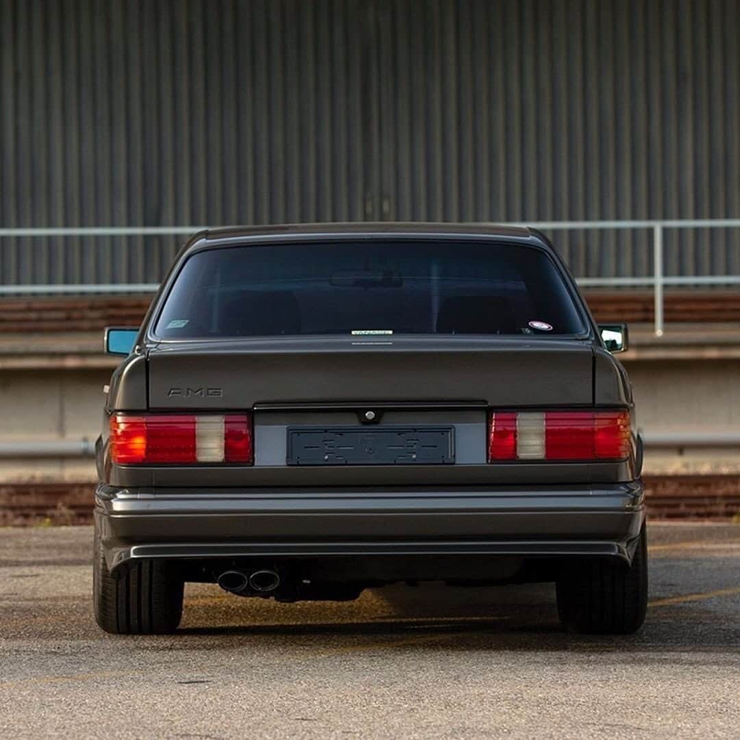 HYPEBEASTさんのインスタグラム写真 - (HYPEBEASTInstagram)「#hypeAF: Last year, @rmsothebys presented two 1991 iterations of the @mercedesbenz 560 SEL AMG at its Youngtimer Collection auction, and now, the sought-after model returns in the form of a 1989 Japanese import. Unlike the 6.0 “Wide Body” coupe and the European-spec versions seen previously, this 1989 Mercedes-Benz 560 SEL AMG was delivered new to its original owner in Japan for a full AMG conversion, which saw the four-door classic get equipped with a hand-built 6.0-liter V8 engine packing 375 BHP — or 90 BHP more than the original.⁠⠀ ⁠⠀ This 1989 Mercedes-Benz 560 SEL AMG is available at the same auction in Paris and is expected to sell between $110,000 — $154,000 USD.⁠⠀ Photo: RM Sotheby's」1月29日 10時26分 - hypebeast