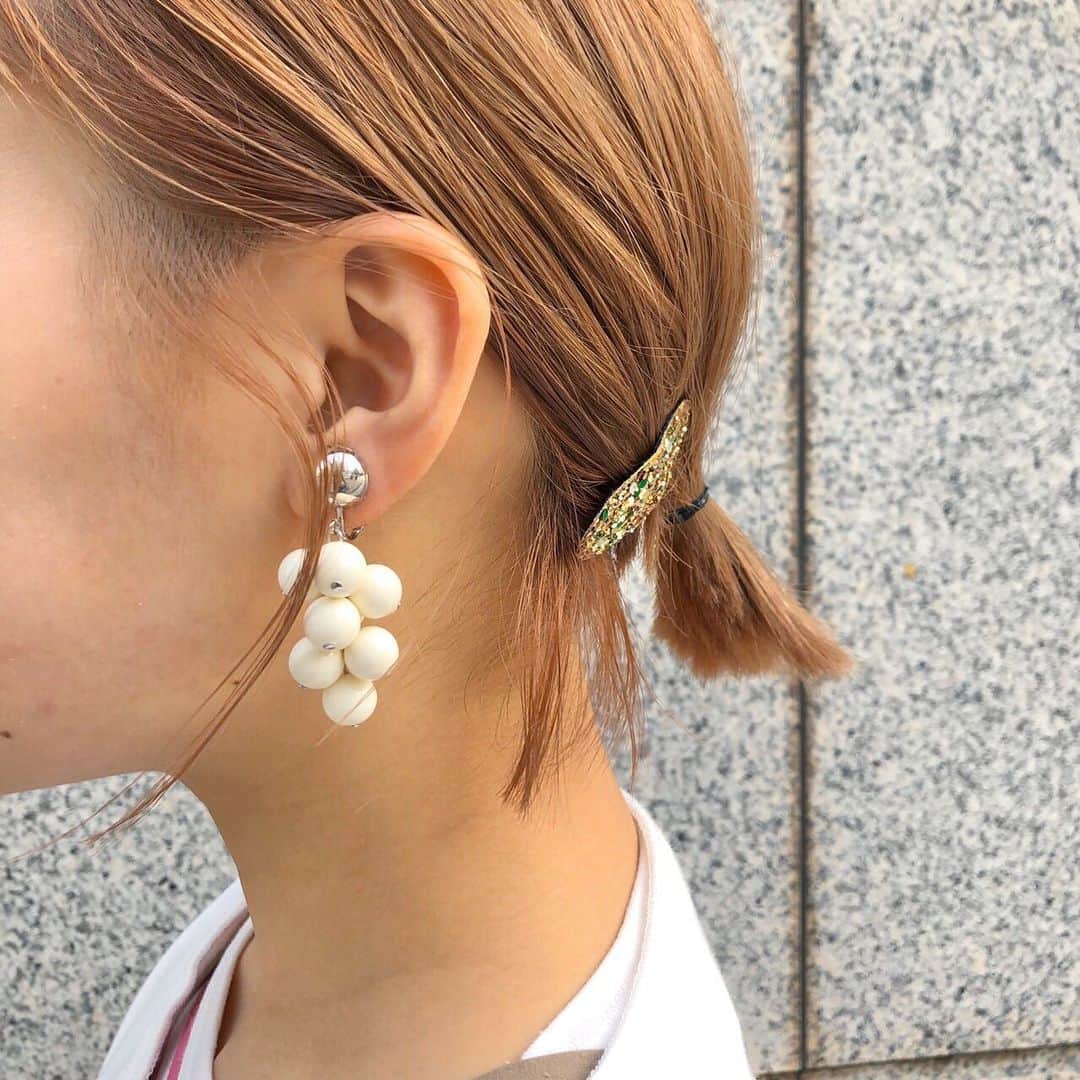 のインスタグラム：「. 🐼【 BEAMS BOY 】🐼 . new arrival🌷 . . earring item no：1342-3796 price：¥3,000+tax . @beams_kobe ☎️078-335-2720 #beams#bprbeams#beamsplus#beamsboy#raybeams#beamst#cardigan#overall#earring#20ss#instafashion#instagood#outfit#outfitoftheday#fashion#ootd#beamskobe#kobe#japan#ビームス#レイビームス#ビームスボーイ#オーバーオール#カーディガン#イヤリング」