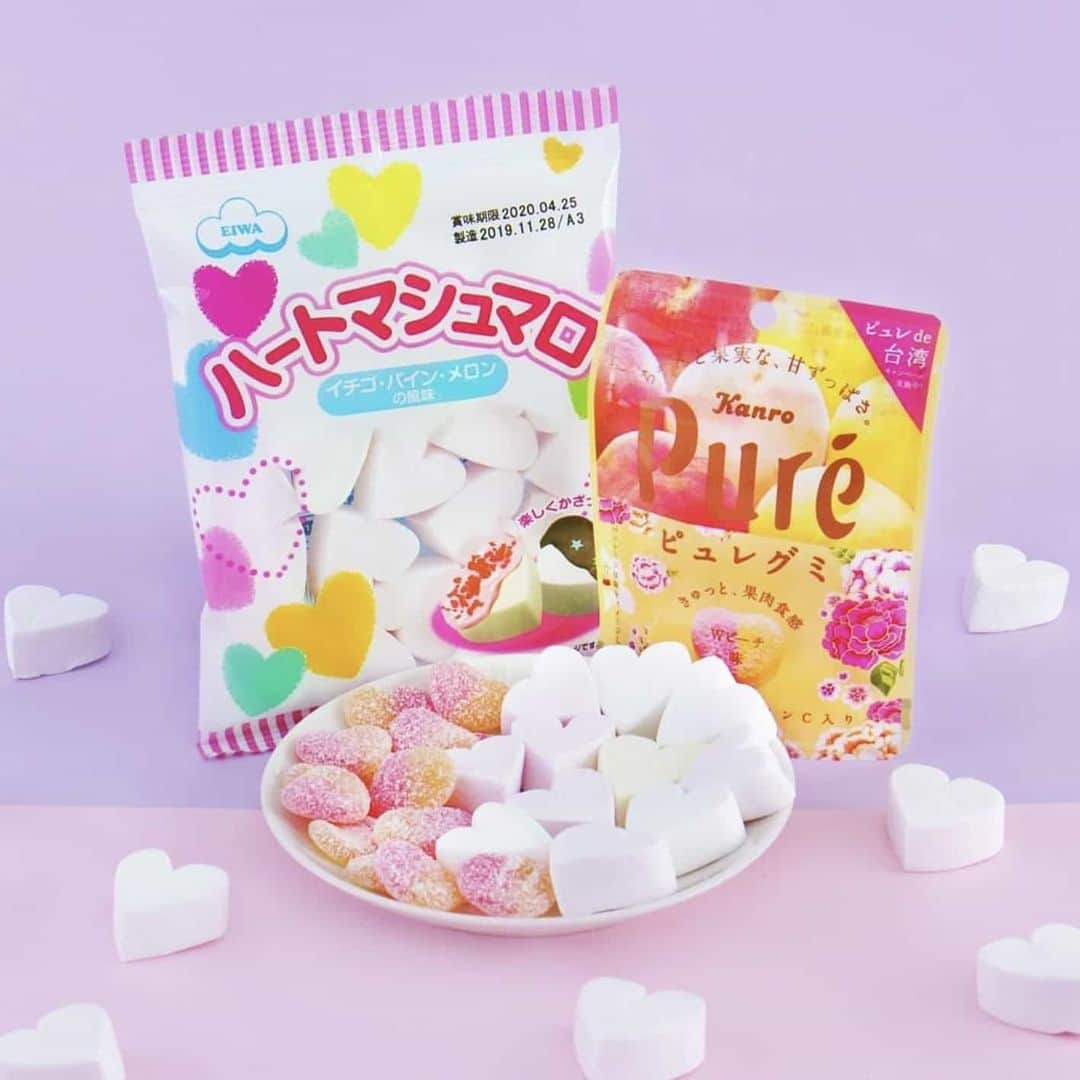 Maker's Watch Knot SGさんのインスタグラム写真 - (Maker's Watch Knot SGInstagram)「Do you have a favourite candy?  The insatiable thirst for Japan candy doesn't stop and here are our candy list!  We have marshmallows, chewy ones and candy floss. Which ones do you like or perhaps any not on this list? Do tell us.  Photos by : @japancandybox , @candy_star_japan, @napajapan and @blacknekovl  #candyland #makerswatchknot #watchrobe #mixandmatch #himejileather #pastelcolors #meijigummy #cottoncandy #pockyjapan #marshmallows #madeinjapan #japanesewatch」1月29日 10時50分 - knot_singapore