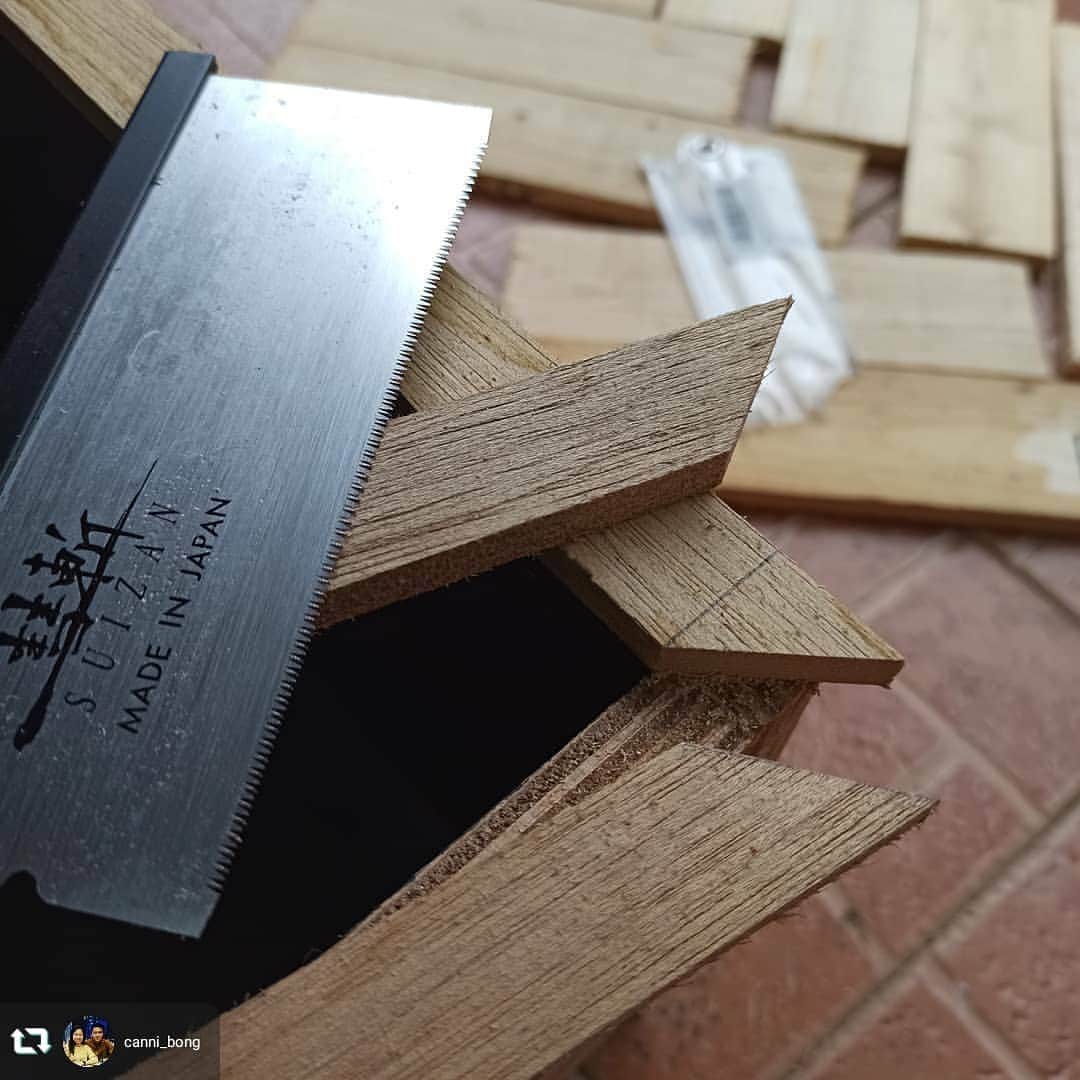 SUIZAN JAPANさんのインスタグラム写真 - (SUIZAN JAPANInstagram)「Thank you for using SUIZAN♪﻿ ﻿ #repost @canni_bong﻿ happy new year 2020  #3﻿ 45degrees? no problem﻿ #suizan  #dozuki﻿ ﻿ #suizanjapan #japanesesaw #japanesesaws #japanesetool #japanesetools #japaneseplane #craftsman #craftsmanship #handsaw #handplane #pullsaw #flushcut #dovetail #ryoba #woodwork #woodworker #woodworkers #woodworking #woodworkingtools #diy #diyideas #furnturedesign #furnituremakeover #furnituremaker #japanesestyle #japanlife」1月29日 11時06分 - suizan_japan