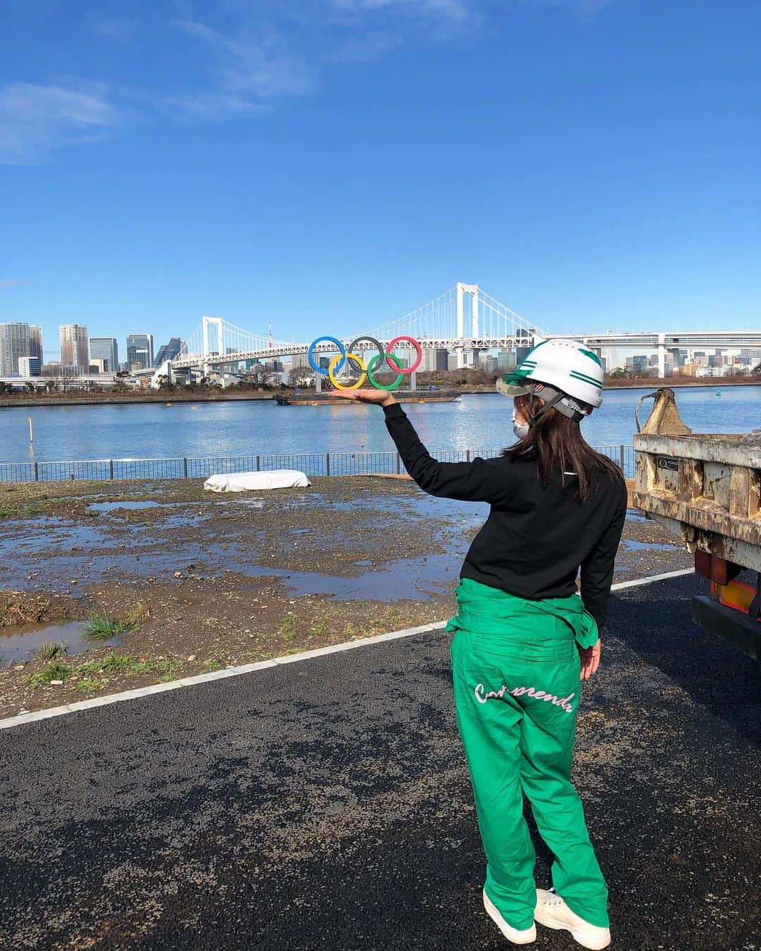 渡辺かなえのインスタグラム：「なんて素敵な現場なんだ🚢🦆💕 #オリンピック#オリンピック2020 #お台場◯◯◯◯#コンプレンダ#現場女子#作業着女子」