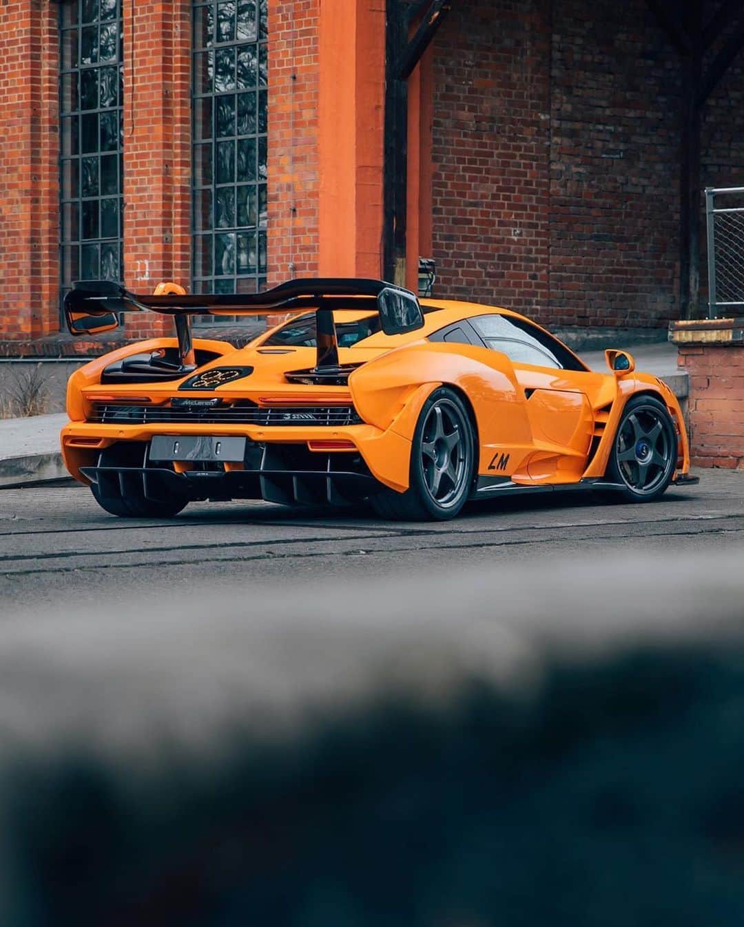 CarsWithoutLimitsさんのインスタグラム写真 - (CarsWithoutLimitsInstagram)「Wow the McLaren Senna LM  Photo @alexpenfold  #carswithoutlimits #sennalm」1月29日 11時36分 - carswithoutlimits