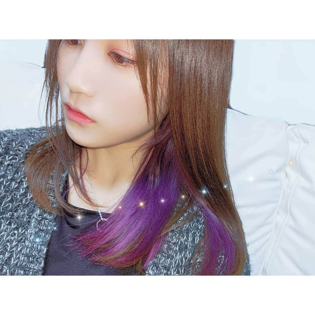 片瀬美月のインスタグラム：「🍇🌏💜 * * * かみのけむらさきにしました。 * * I dyed my hair violet . * * * 🍇🌏💜 #dyedhair  #violet」