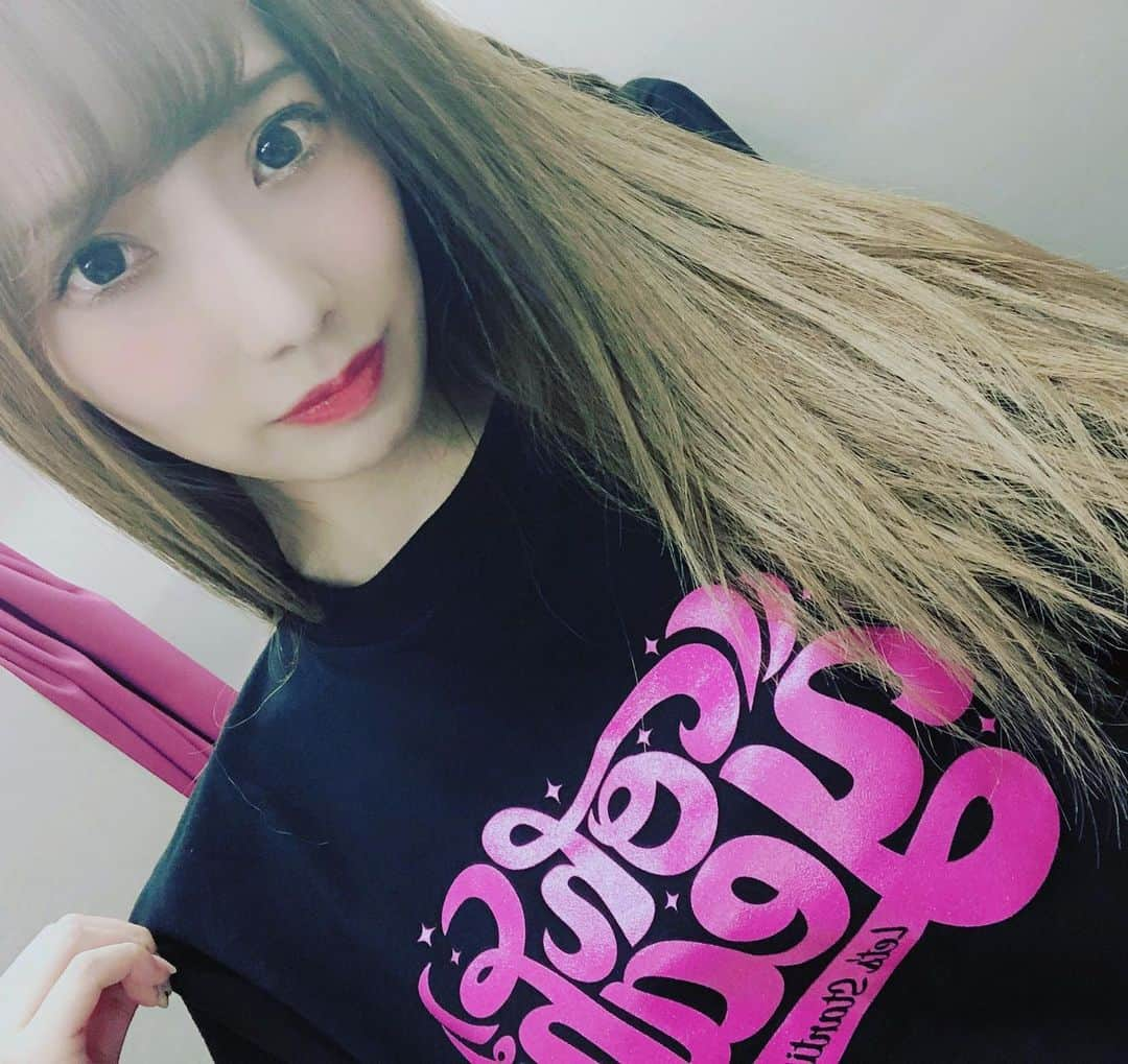 堀内華央理さんのインスタグラム写真 - (堀内華央理Instagram)「Oh yeah!! Tシャツ👕💕 #kaorihoriuchi #堀内華央理 #バクステ外神田一丁目 #bakusutesotokandaicchome #idol #tokyo #bspレジェンド #ライブT #twitch #streamer #game」1月29日 11時55分 - horiuchikaori