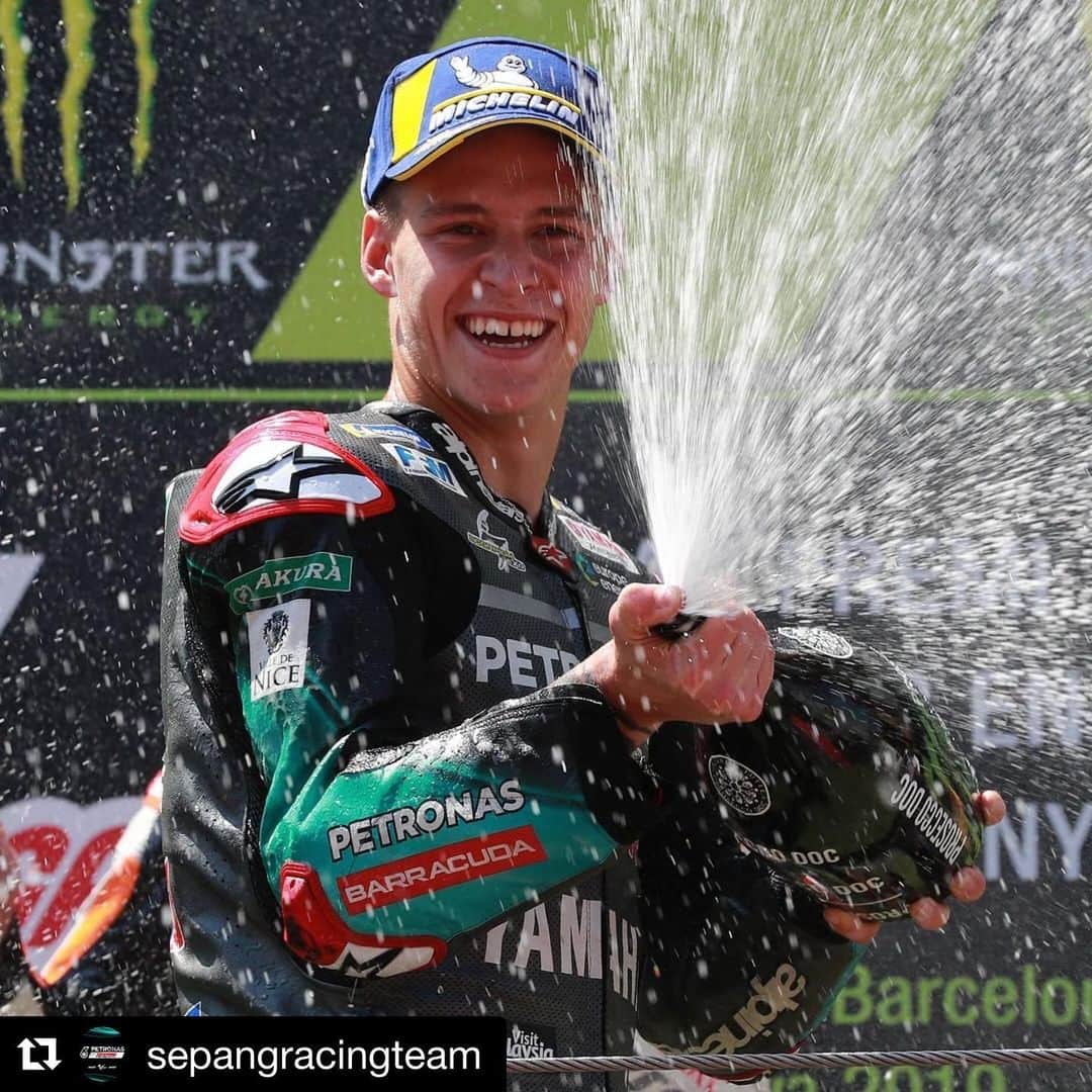のインスタグラム：「#Repost @sepangracingteam 🗣 ・・・ “Congratulations @fabioquartararo20! We’re going to miss you when you take this next step in your career, but we wish you all the best in joining @yamahamotogp in 2021. Let’s enjoy 2020 together and here’s to another successful year, let’s make it a great one!” . . . . . . . . @petronasmotorsports @motogp #PETRONASmotorsports #SepangRacingTeam #MotoGP #FQ20 #FabioQuartararo」