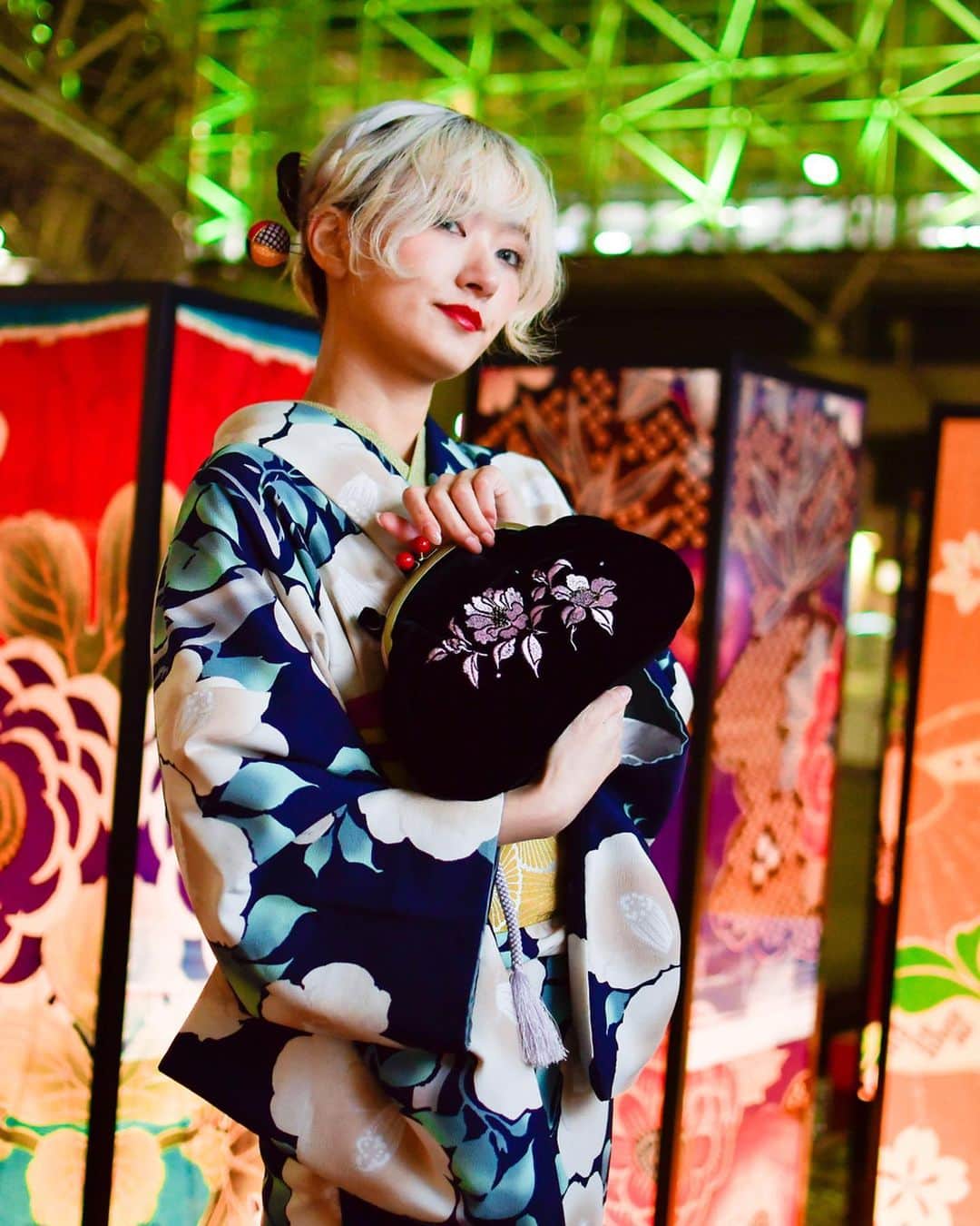 中川友里さんのインスタグラム写真 - (中川友里Instagram)「ここで気分転換に先日撮影したデータを☺️ 夜の金沢東茶屋街💁‍♀️ ・ 東茶屋街にある　@kimono.rental.tsubaki さんのお着物👘をお借りして☺️🥰 ・ ・ repost  @hidekingraphy  kanazawa night  ーーーーーーーーーーーーーーーー  夜の金沢を着物で散策。  昼も良いけど 夜の金沢も着物で楽しみませんか？  夜の着物撮影プランも対応しています。  金沢ないし石川県の各所で着物撮影したい人はお気軽にご相談下さいませ☺️ モデルは金沢出身のゆりちゃん‼️ バチェラーシーズン3にも出演している 個性的な美人ちゃん☺️ 正月ぶりに会ったけど 相変わらず超良い子🥳👍 kimono thanks collaboration. location #金沢 #kanazawa  レンタル着物 👘 #japanesefashion #kimono #着物 @kimono.rental.tsubaki  model @darayunya  #バチェラー　#バチェラーガール #バチェラージャパン　#中川友里  ーーーーーーーーーーーーーーーー  #whpmood #photovogue #pasha_magazine #hypebeast  #lovers_nippon_portrait #tokyocameraclub #good_portraits_world #ig_japan #instagramjapan #retro_japan_ #igersjp #moodyports #fashion  #fashionblogger  #team_jp_ #portrait_vision #japan_of_insta #japan_portrait_club #portraitmood #portrait_perfection #portraitgames」1月29日 21時28分 - darayunya
