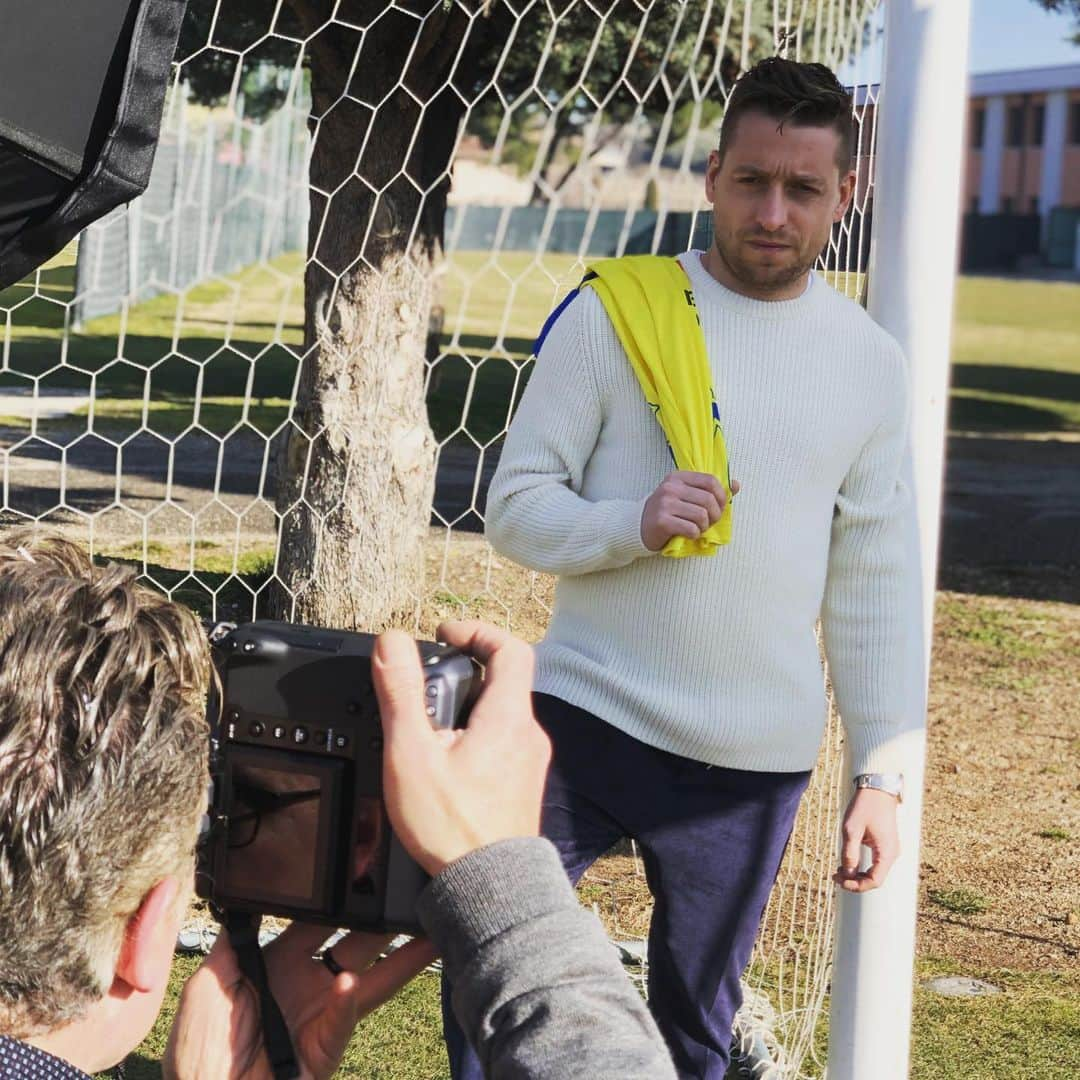 ACキエーヴォ・ヴェローナさんのインスタグラム写真 - (ACキエーヴォ・ヴェローナInstagram)「📸 @giaccheriniemanuele23 ➡️ 📰@sdpverona 💛💙 #giaccherini #sportdipiùmagazine #calcio #sport #photo #chievo #chievoverona #football #passion #forzachievosempre」1月29日 21時34分 - acchievoverona