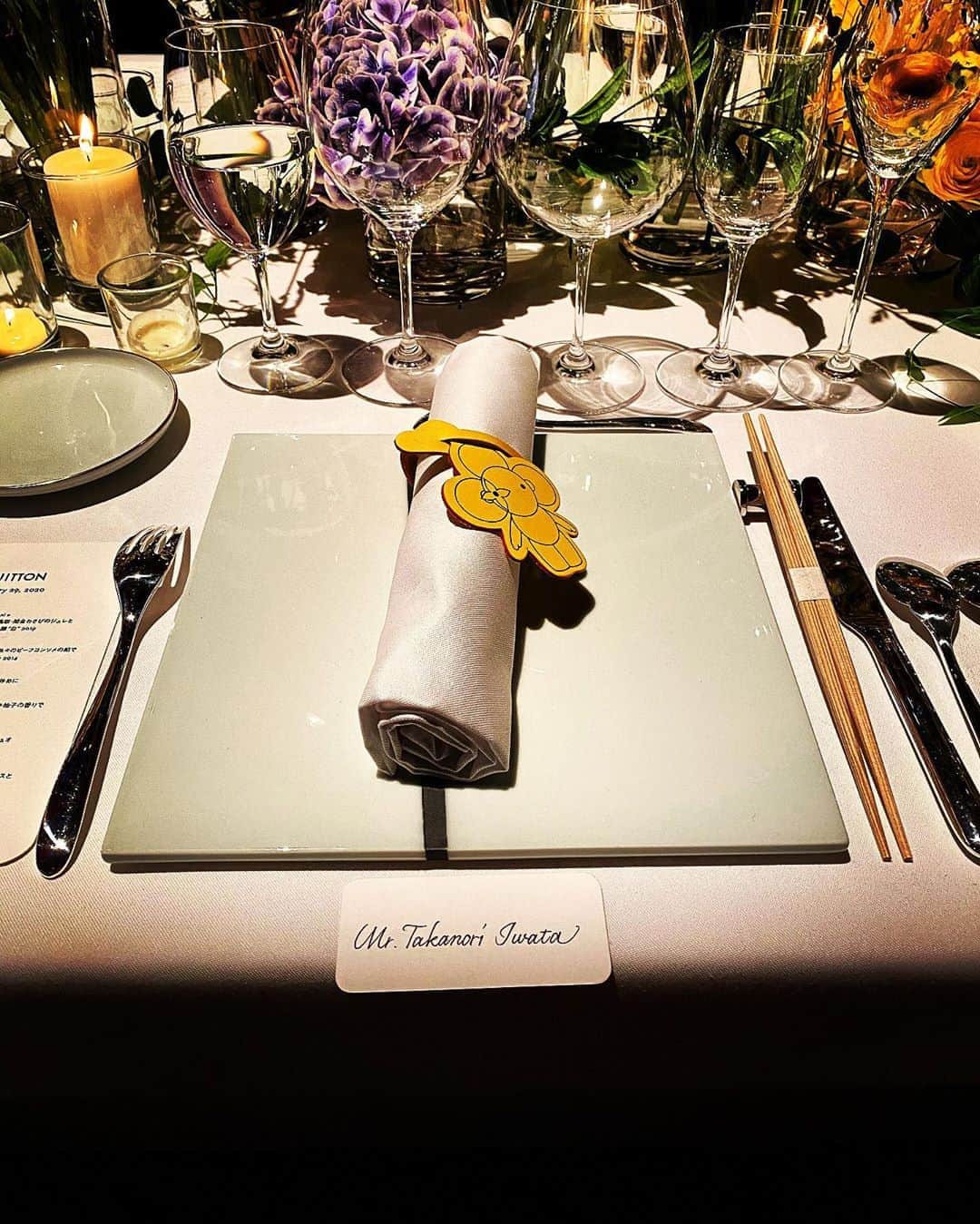 のインスタグラム：「🍽💛 #LVMidosuji #LouisVuitton」