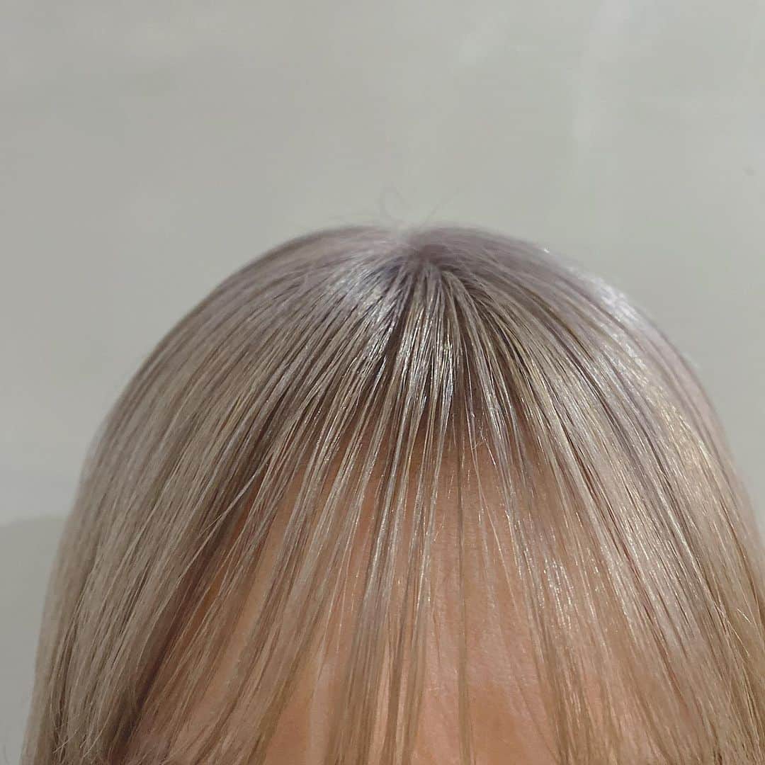 Yanagihara Hirokiさんのインスタグラム写真 - (Yanagihara HirokiInstagram)「#透明感 【 @yanagihara_hiroki 】　のヘアカラー 1〜2BLEACH ・ #春髪　に　#パープルグレー ・ 髪の履歴によります　ご相談して下さい。  #ヘアカラー#カラーパープルグレー#グレージュ#透明感カラー#ブリーチ#ダブルカラー」1月29日 21時49分 - yanagihara_hiroki